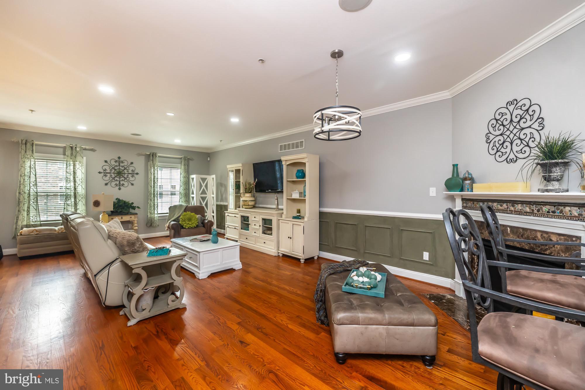 LAFAYETTE CROSSING - Residential