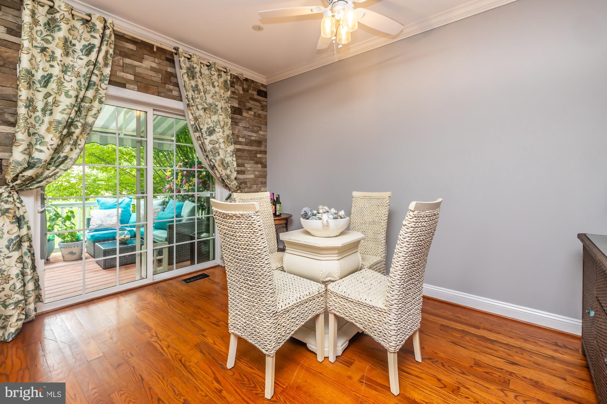 LAFAYETTE CROSSING - Residential