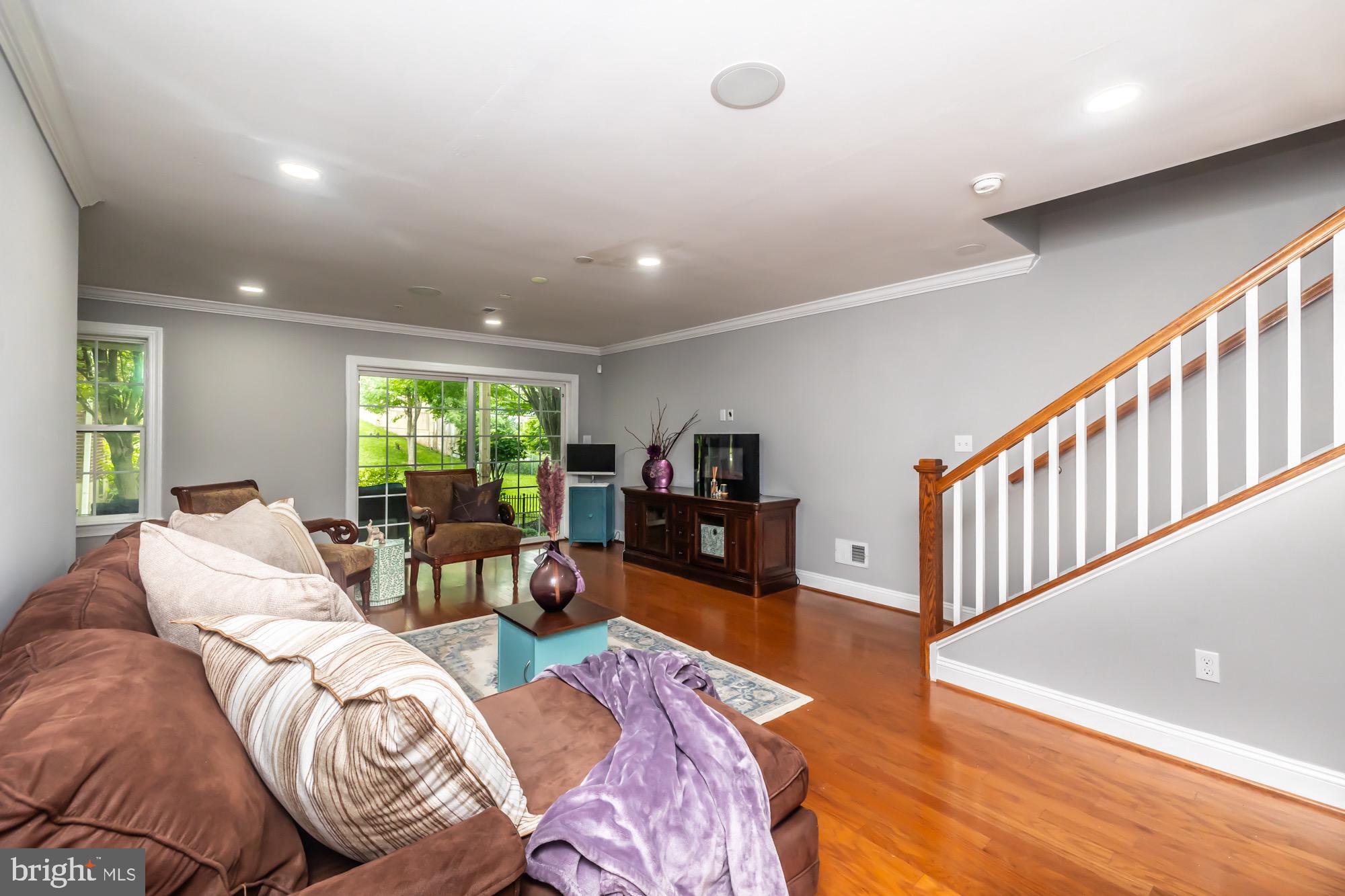 LAFAYETTE CROSSING - Residential