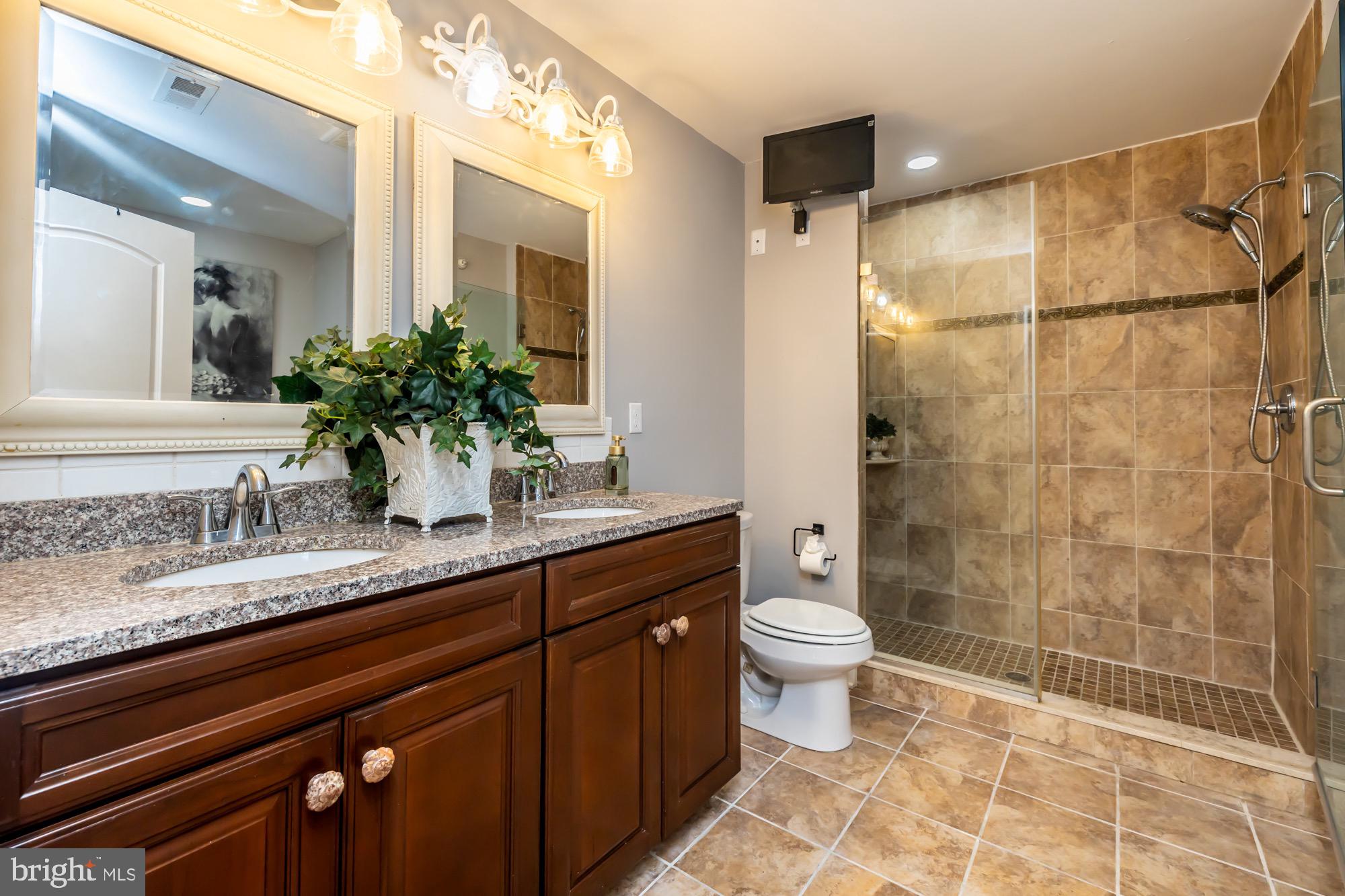 LAFAYETTE CROSSING - Residential