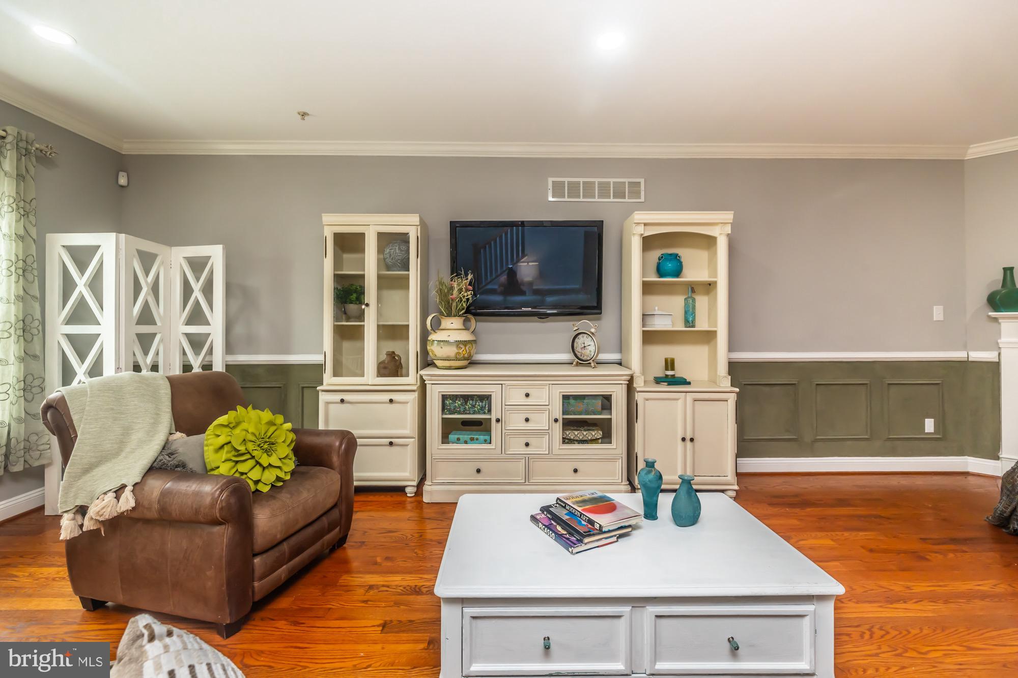 LAFAYETTE CROSSING - Residential