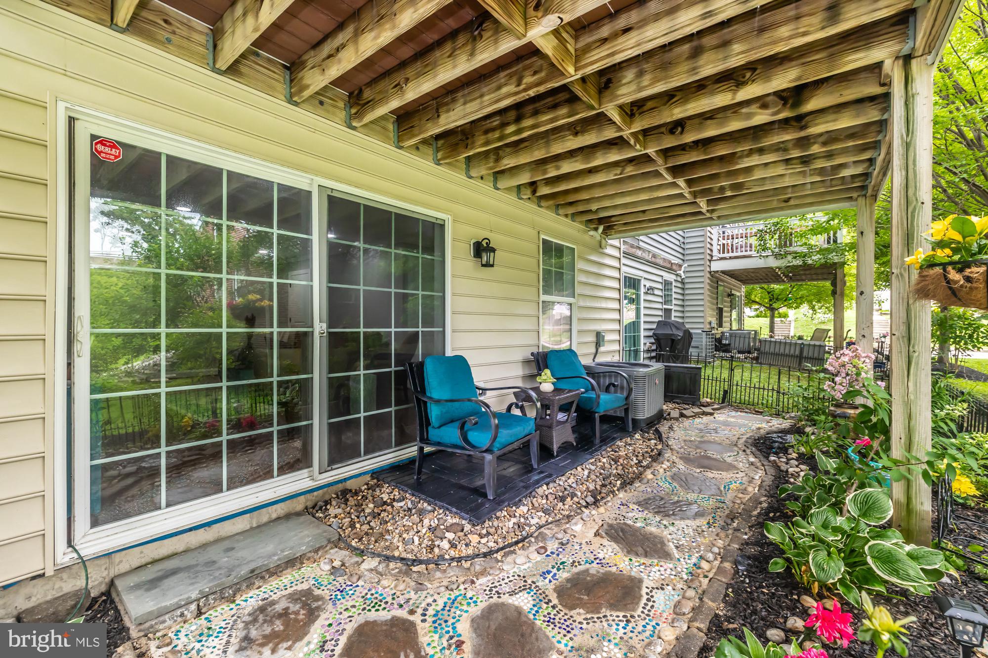 LAFAYETTE CROSSING - Residential