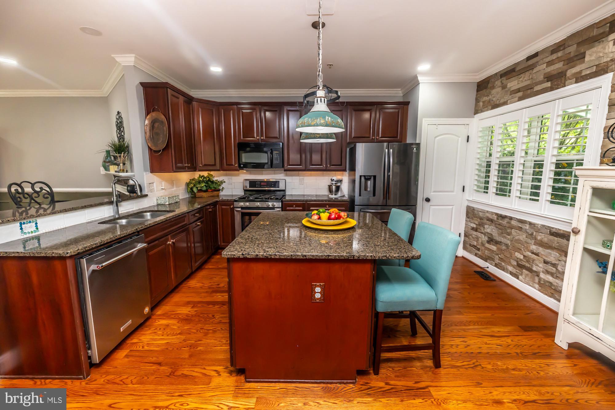 LAFAYETTE CROSSING - Residential