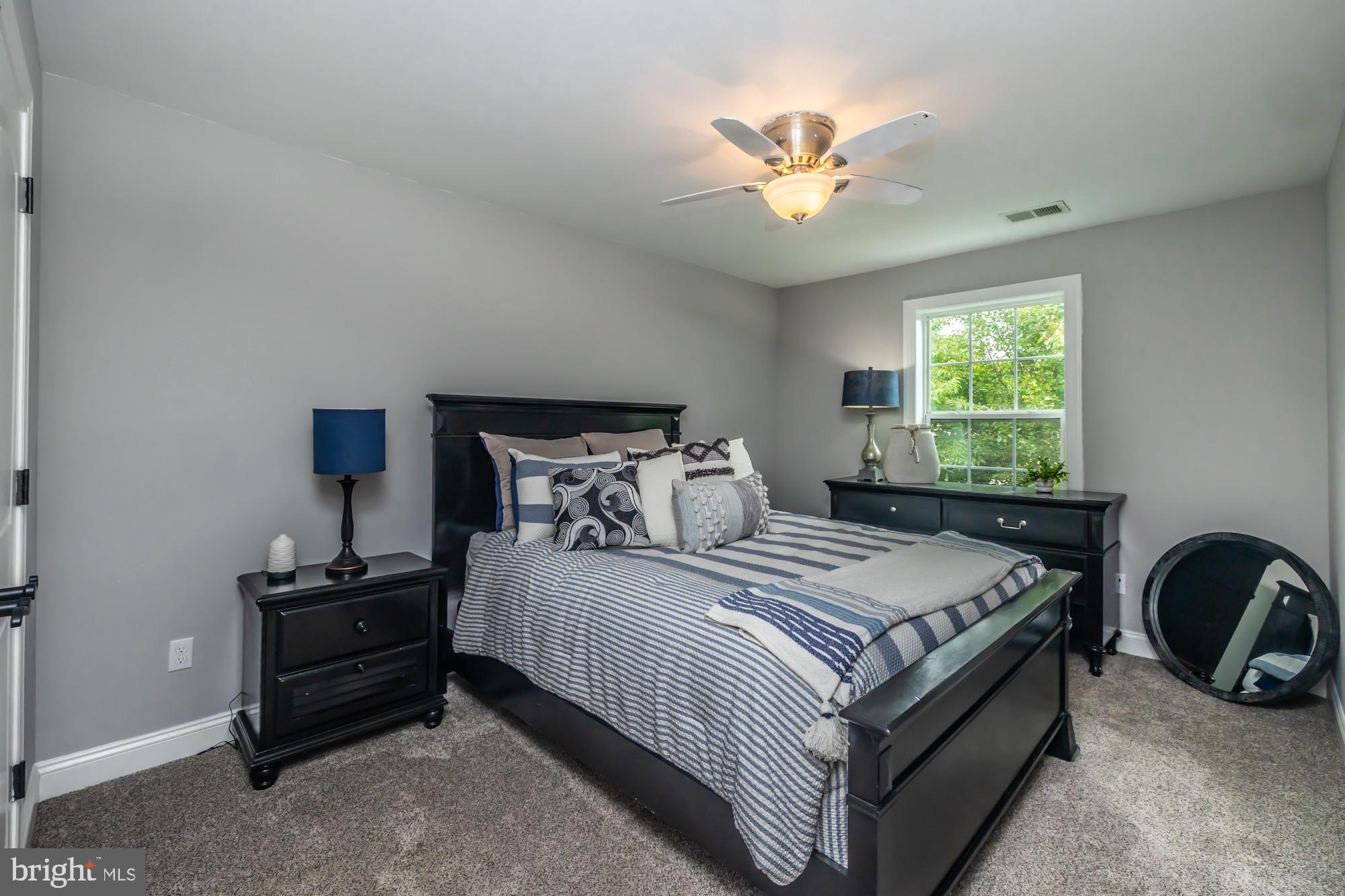 LAFAYETTE CROSSING - Residential