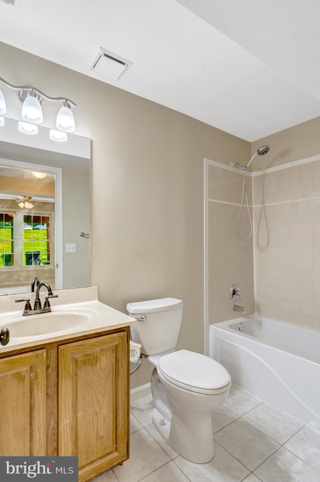 WELLINGTON/CLOVERHILL - Residential
