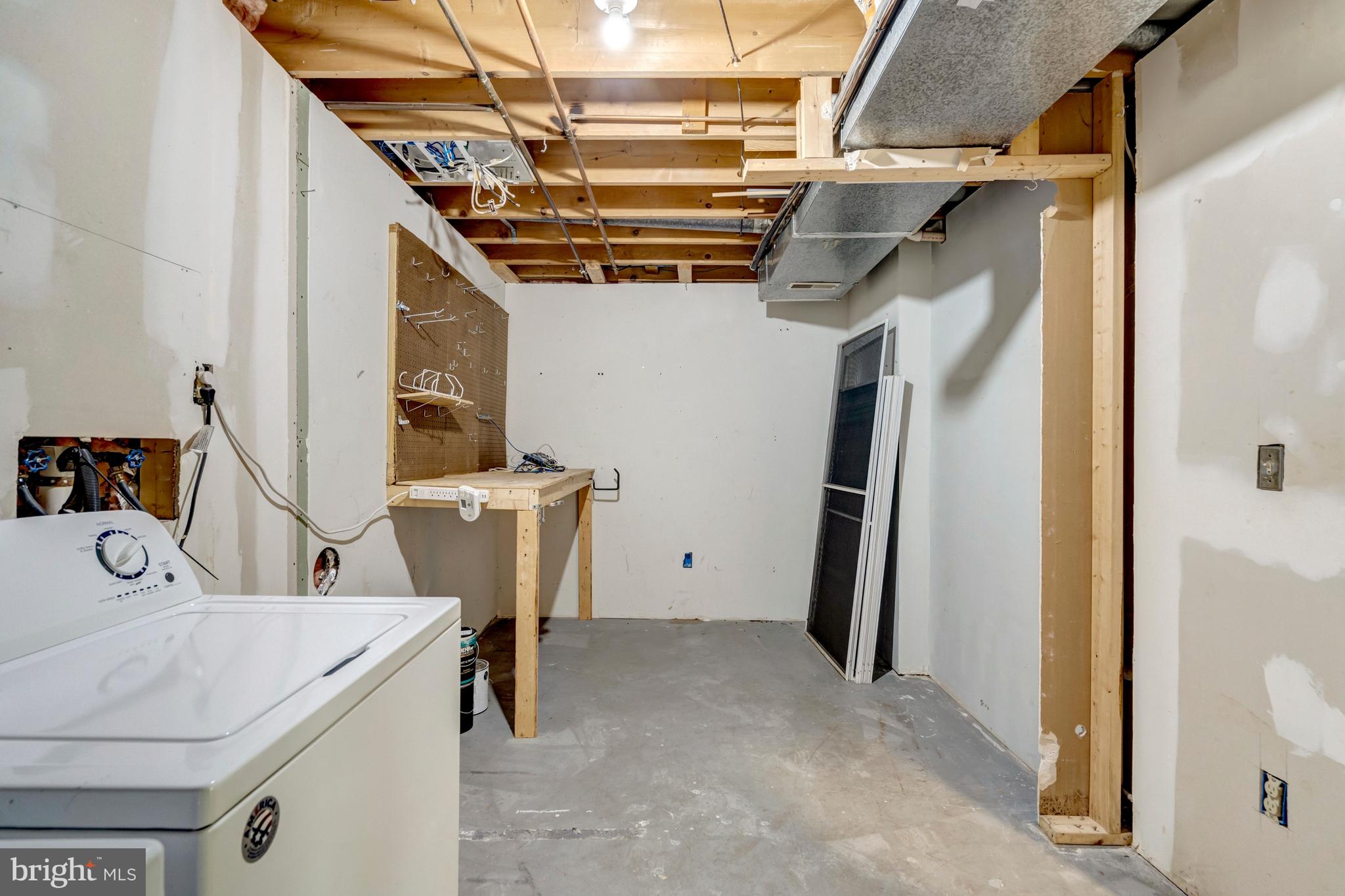 WELLINGTON/CLOVERHILL - Residential