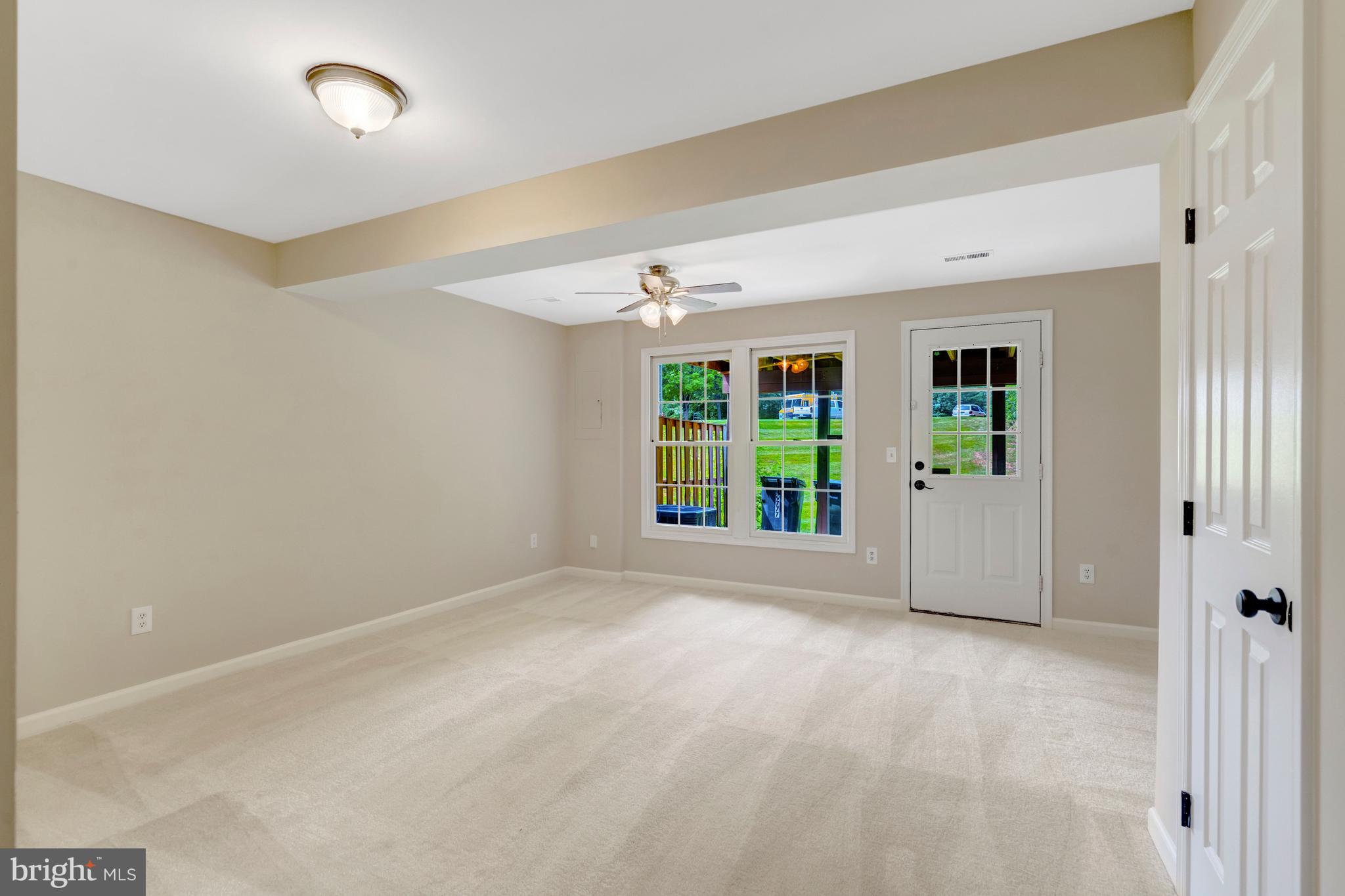 WELLINGTON/CLOVERHILL - Residential