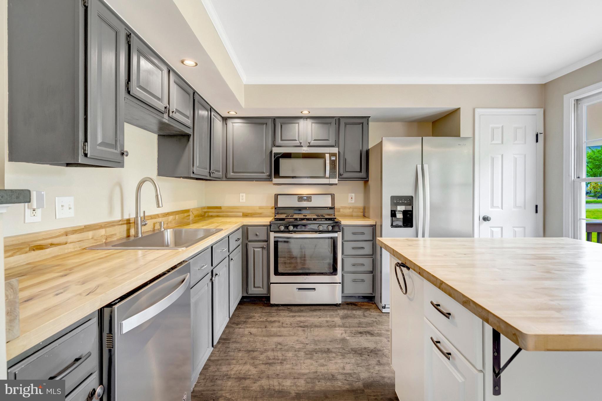 WELLINGTON/CLOVERHILL - Residential