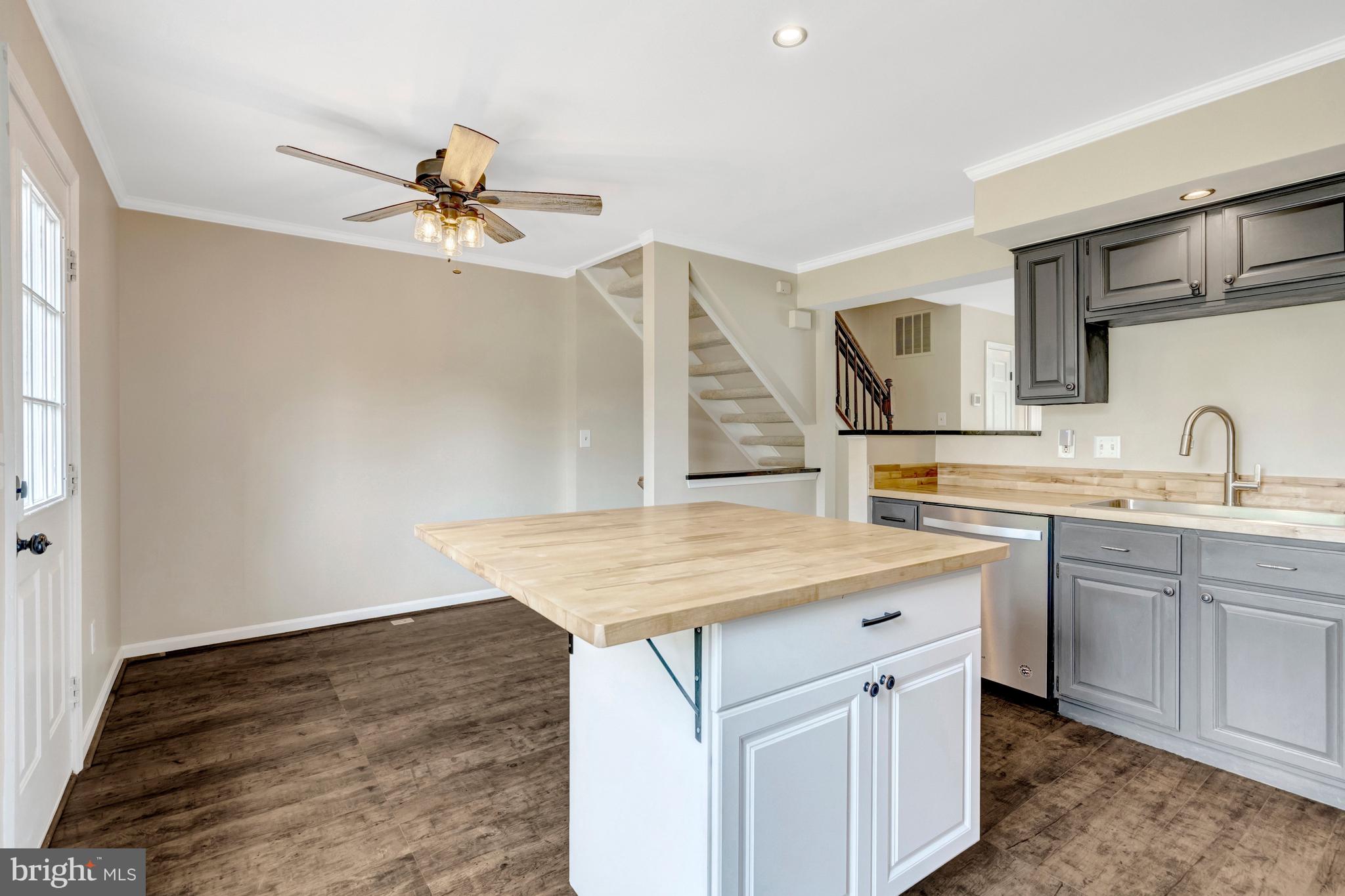 WELLINGTON/CLOVERHILL - Residential