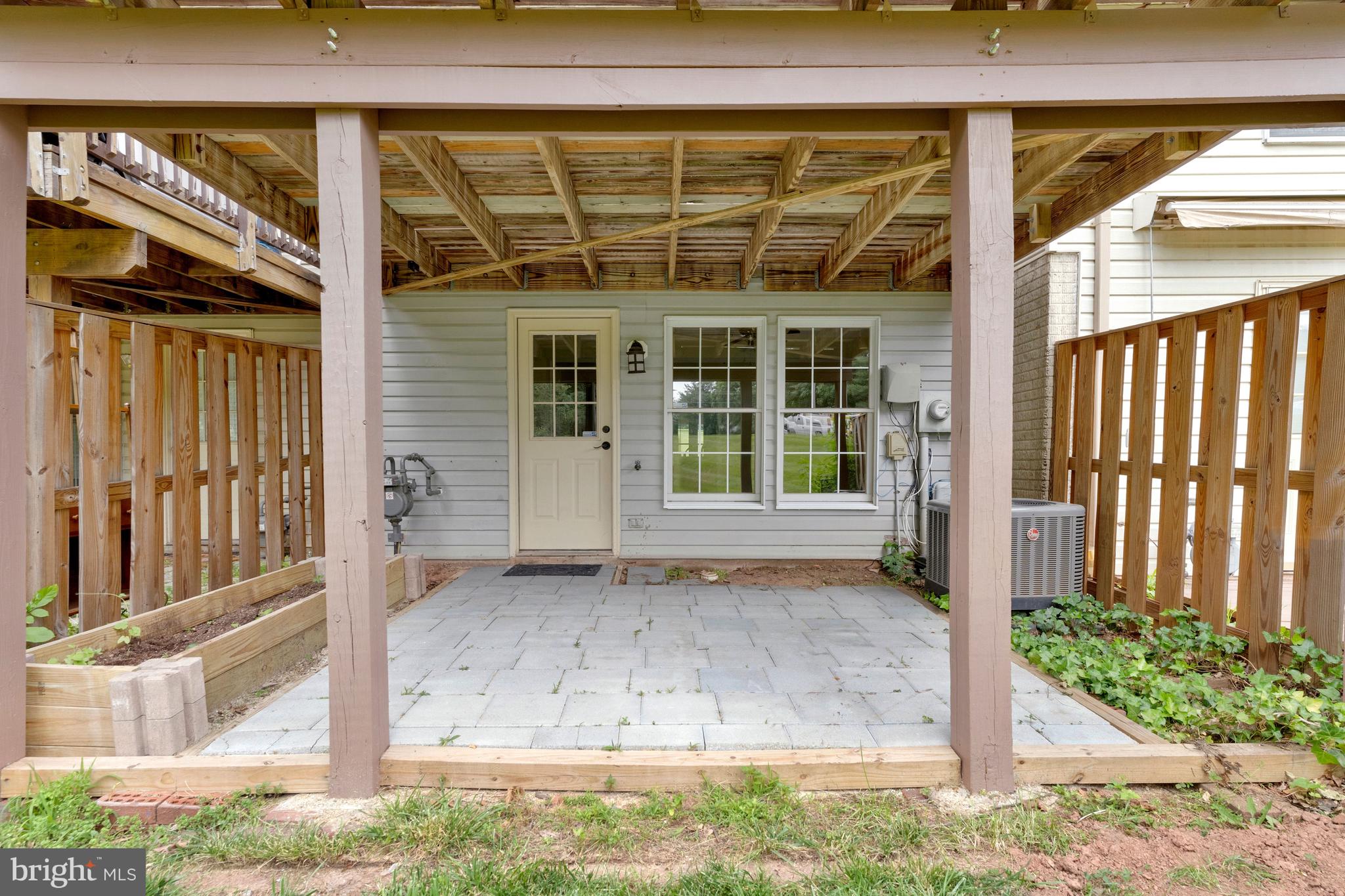WELLINGTON/CLOVERHILL - Residential