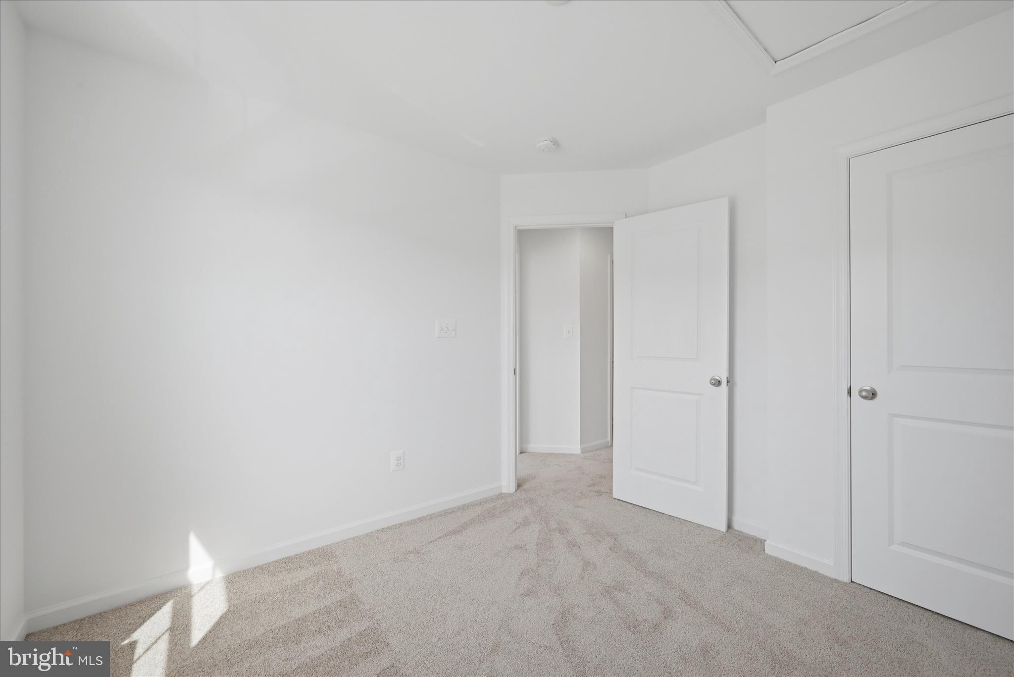 WHISPERING PINES - Residential