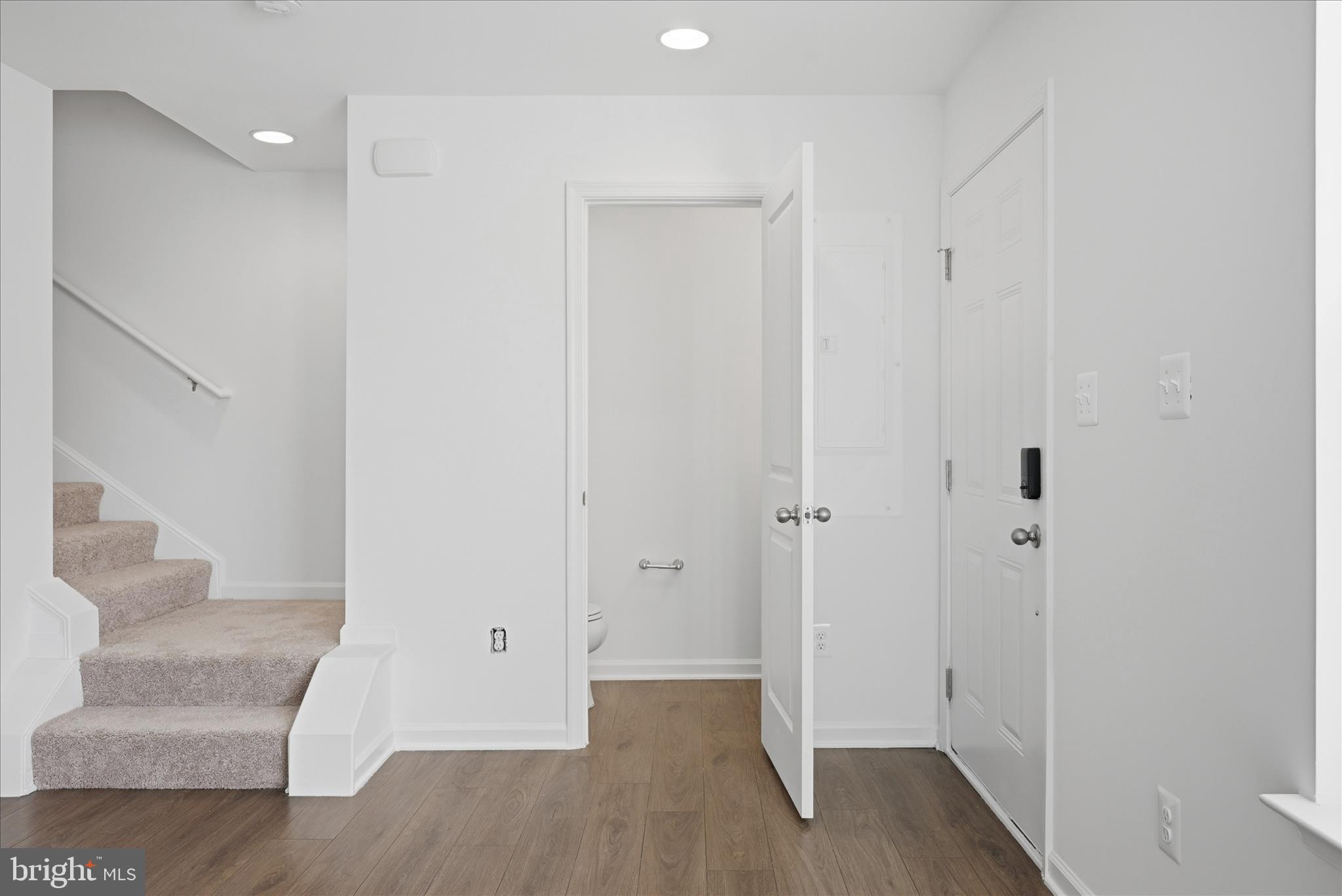 WHISPERING PINES - Residential