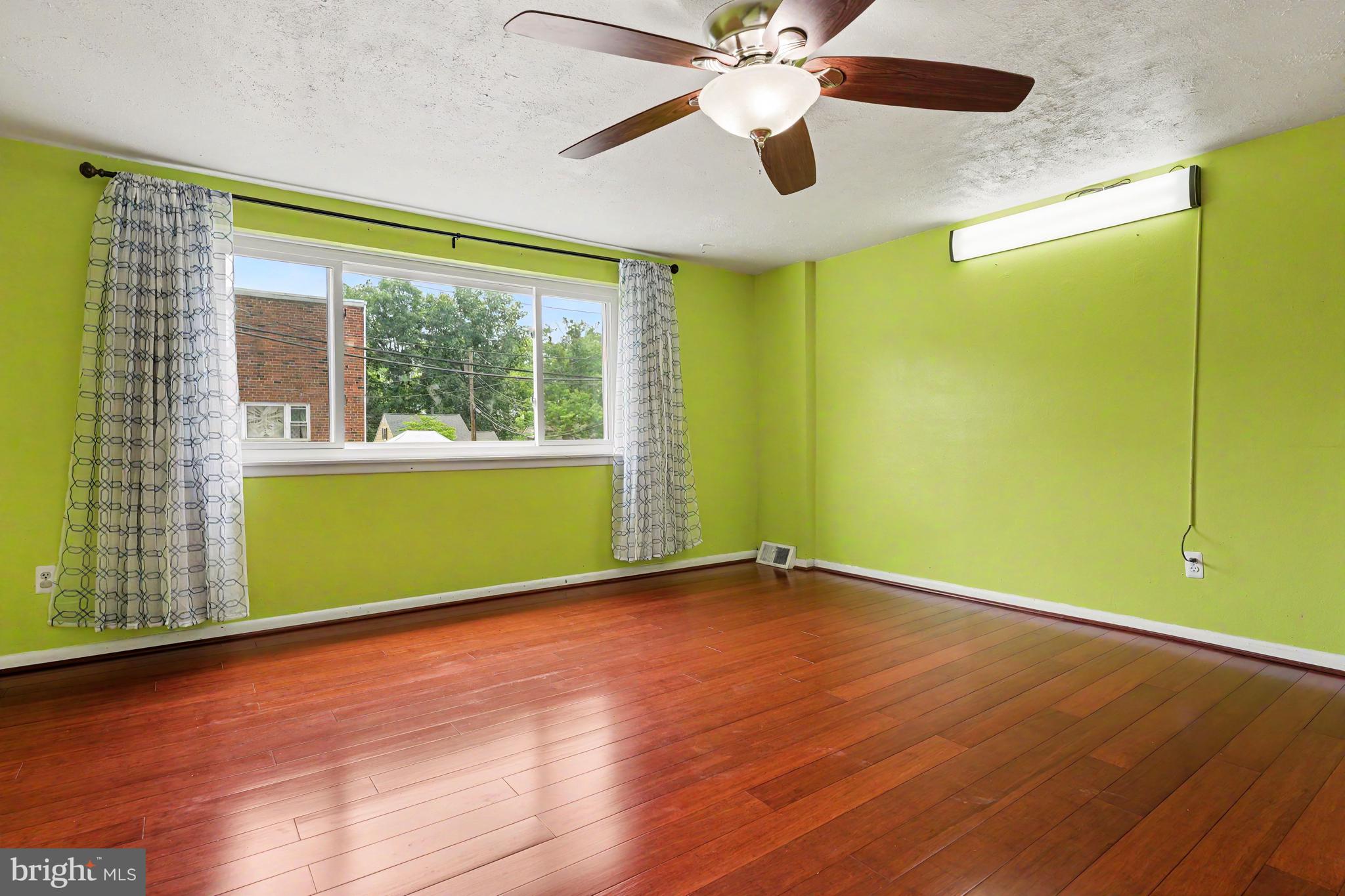 LANSDALE - Residential