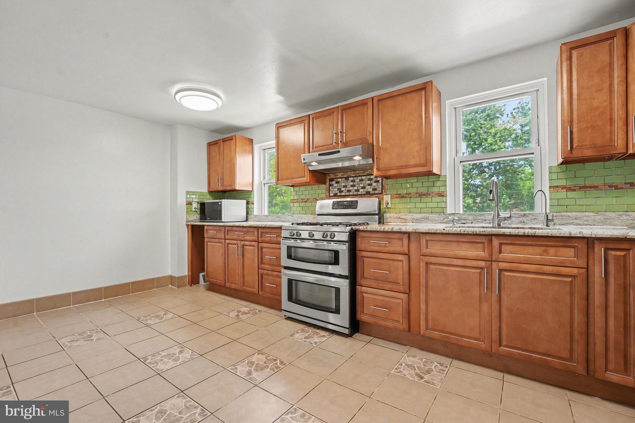LANSDALE - Residential
