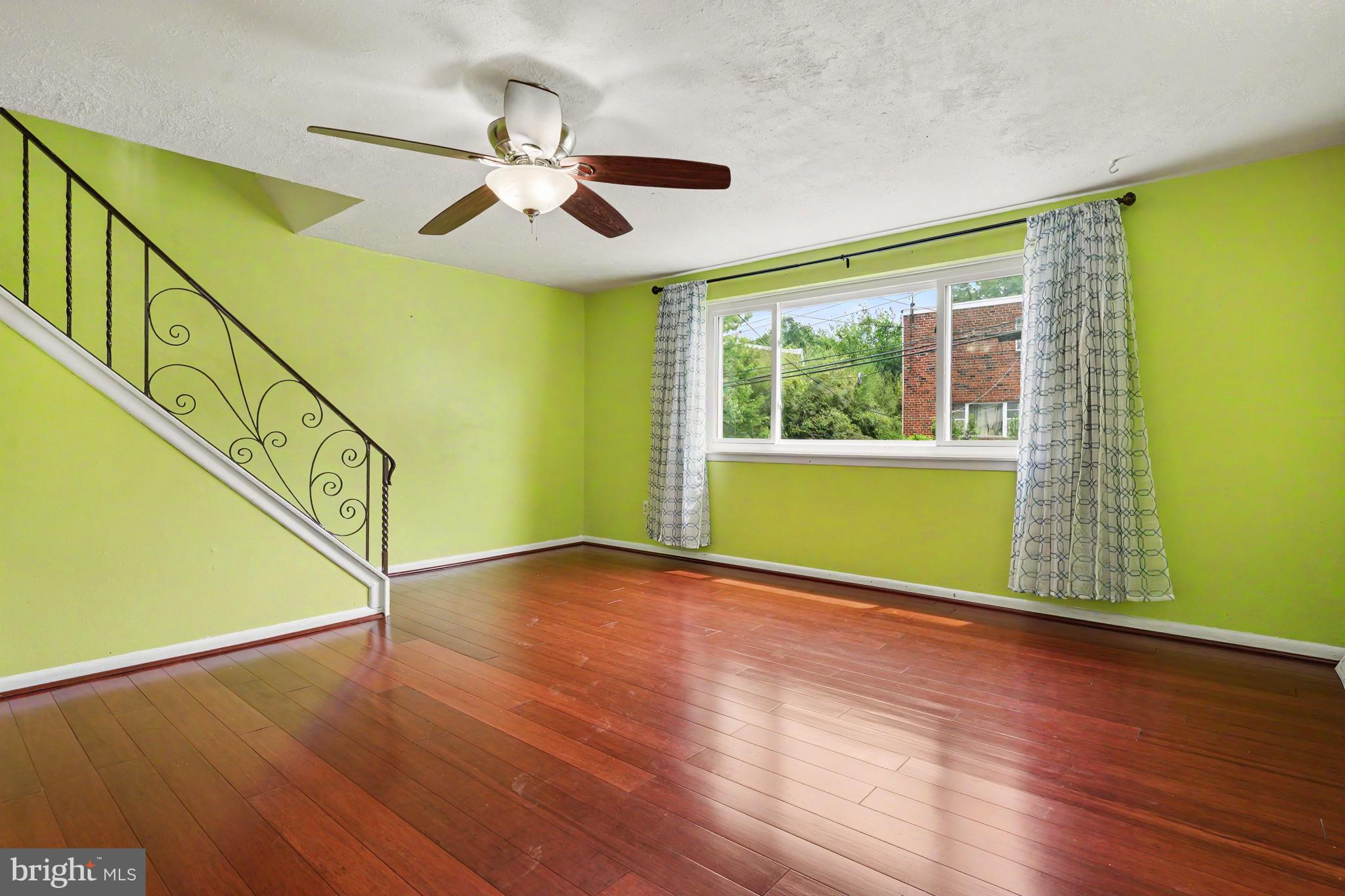 LANSDALE - Residential