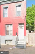 3 bedroom 1 bathroom end unit townhome. Previous tenants paid $1100 but market rent is higher. Home needs mild TLC.