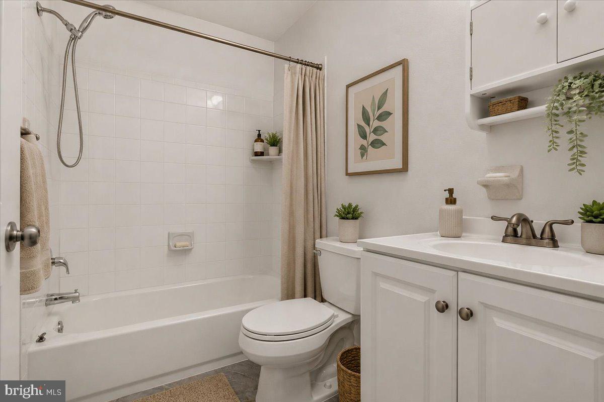 OLDE COLONIAL GREENE - Residential
