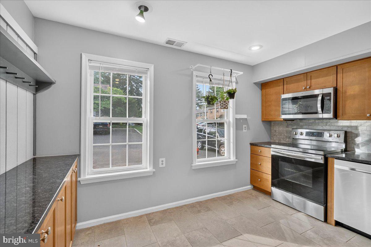 OLDE COLONIAL GREENE - Residential