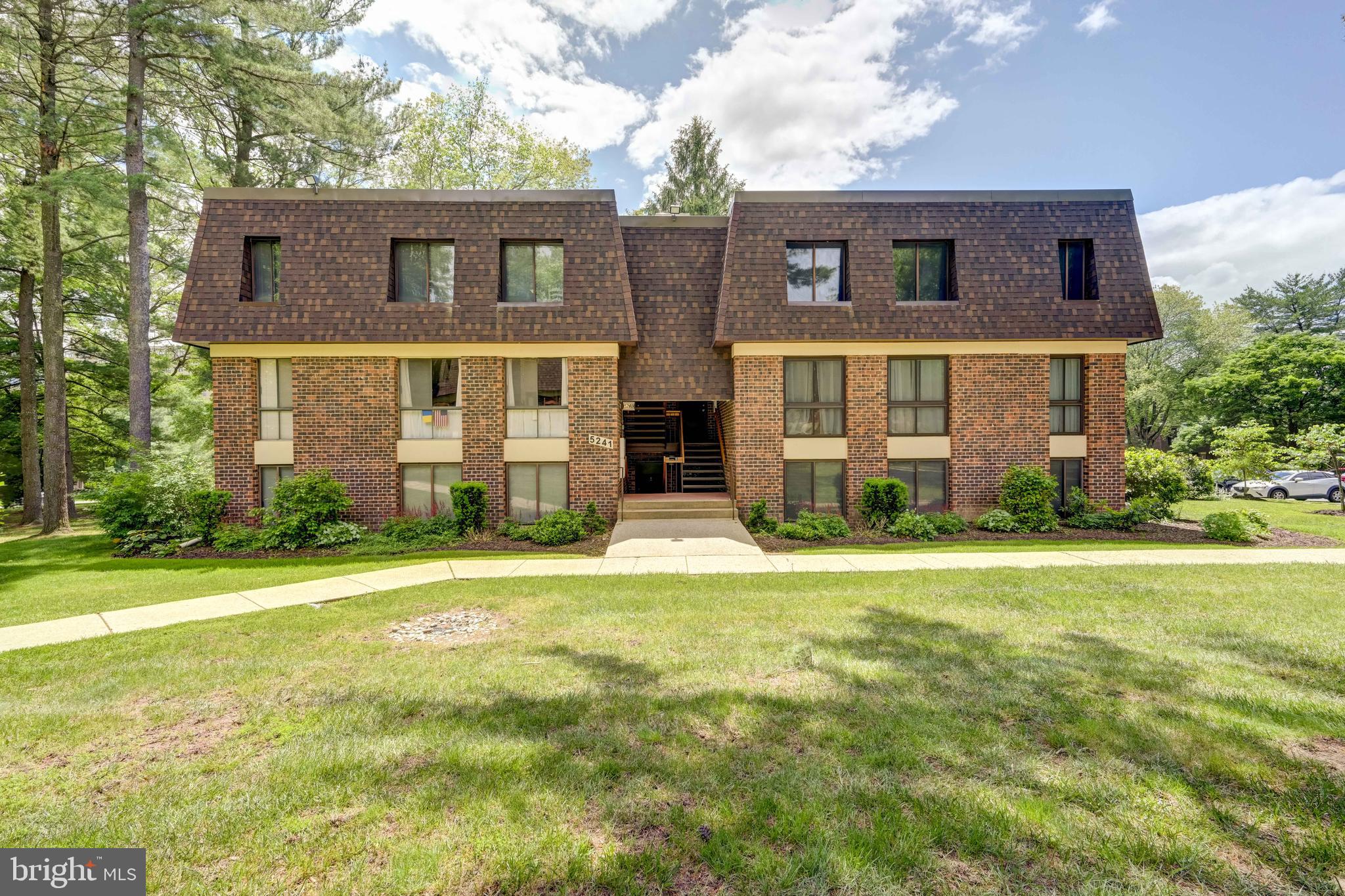 RUNNING BROOK - Residential