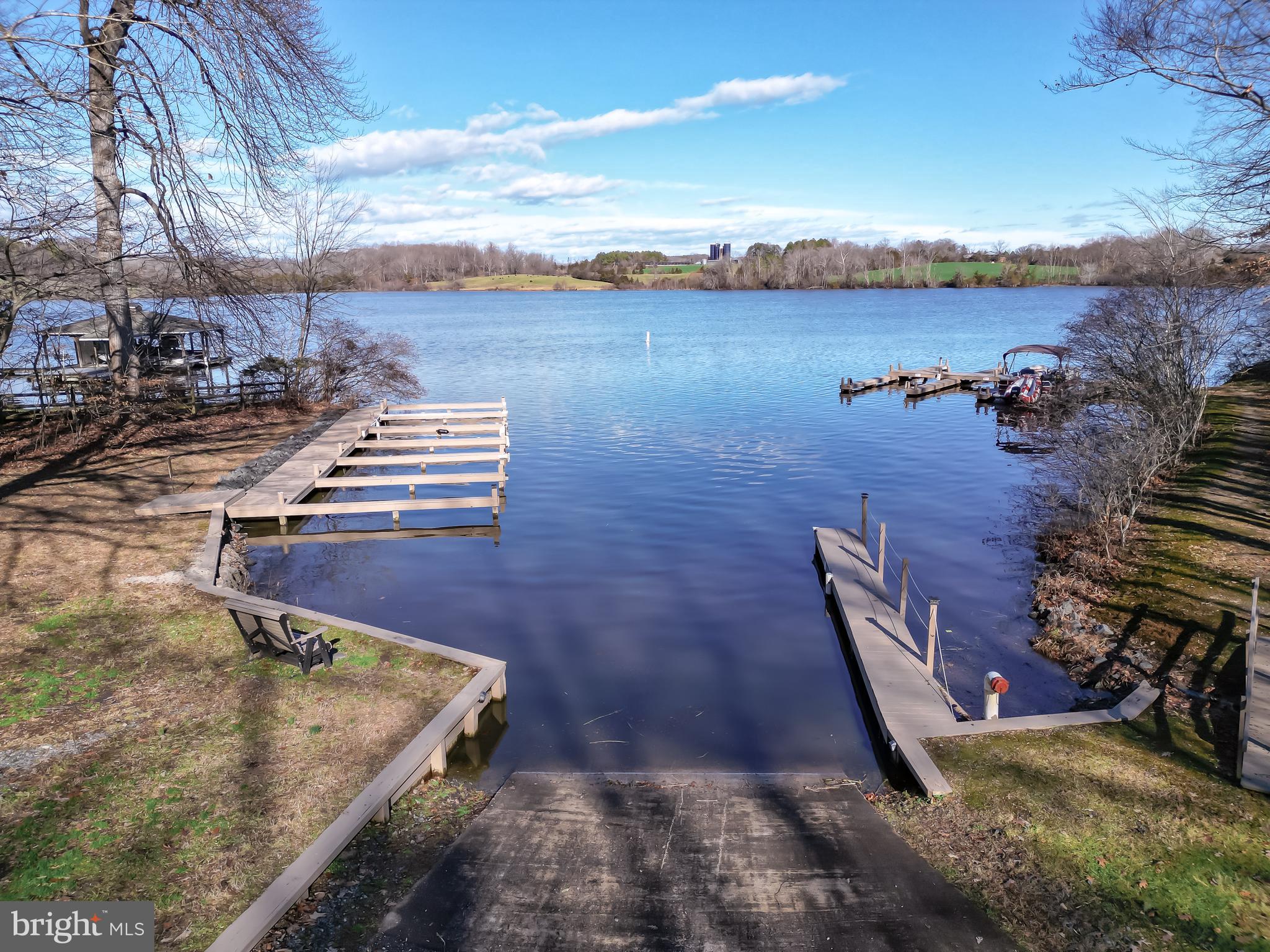 COUNTRYSIDE ON LAKE ANNA - Land