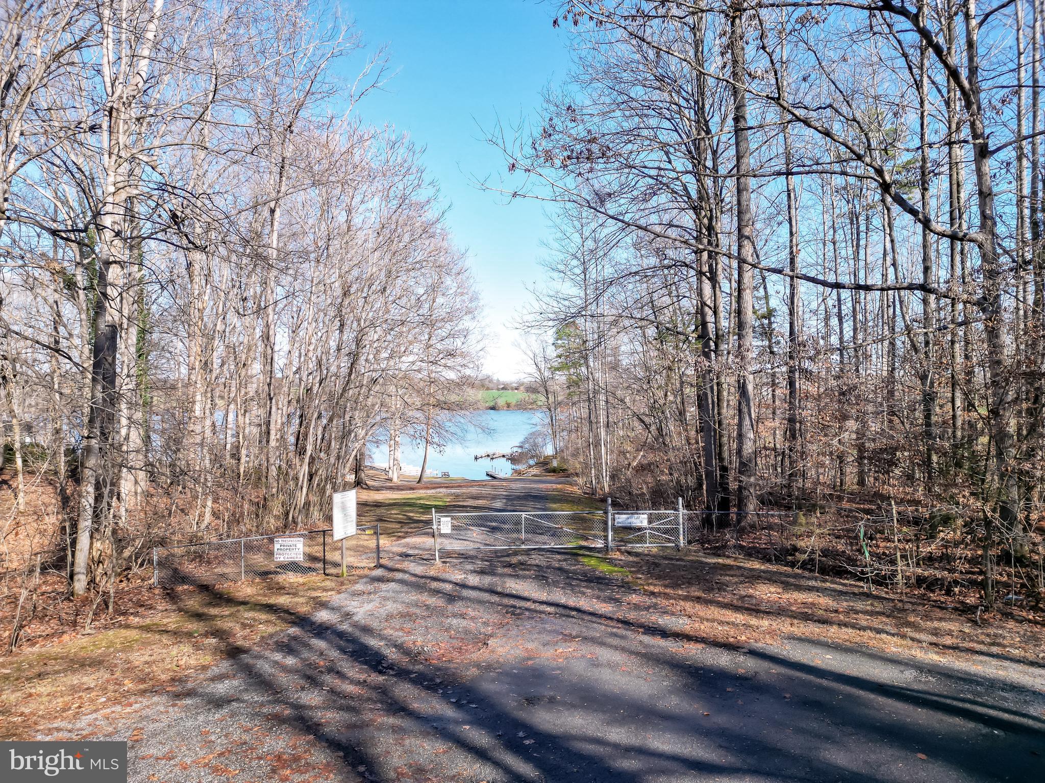 COUNTRYSIDE ON LAKE ANNA - Land