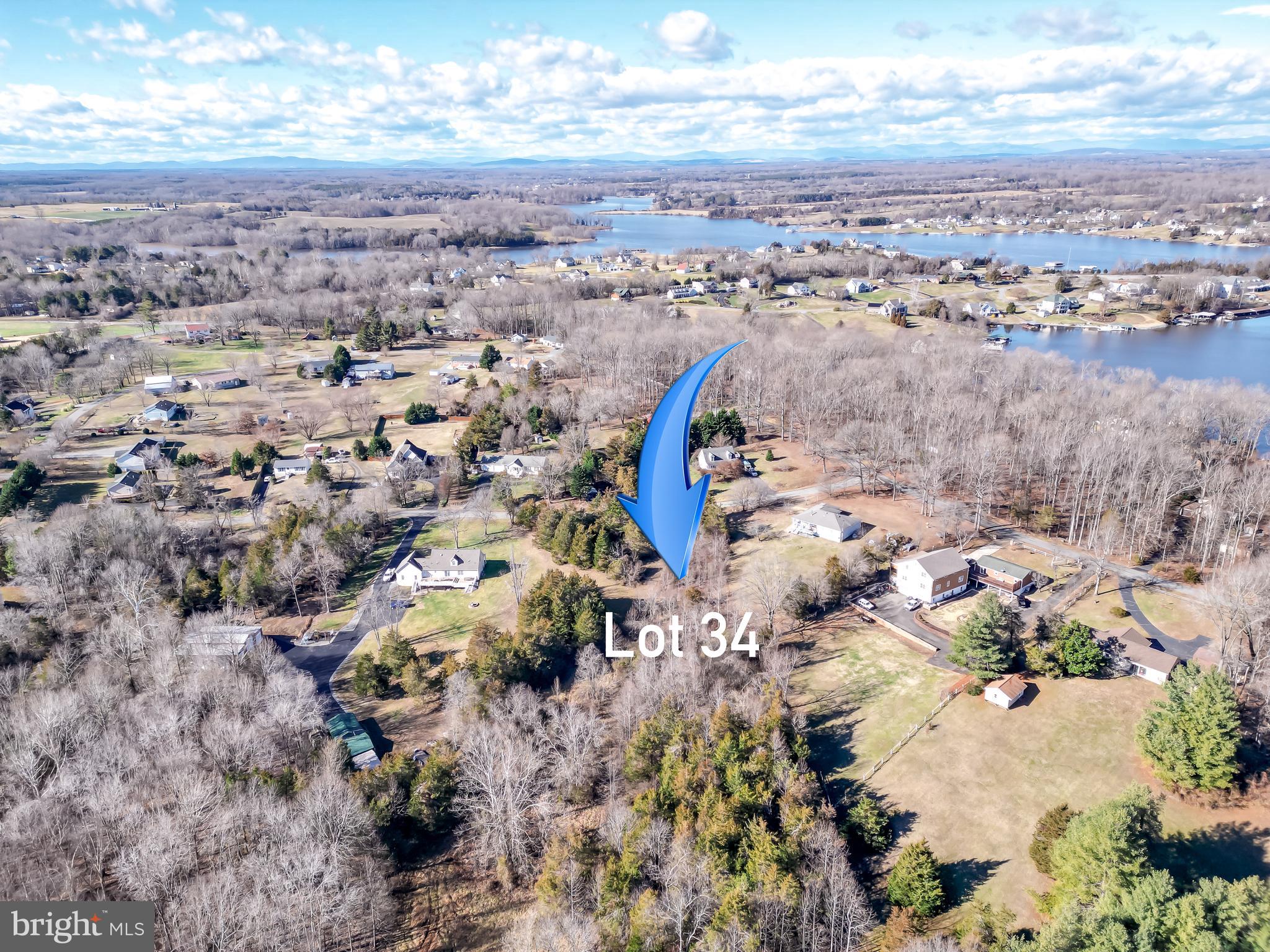 COUNTRYSIDE ON LAKE ANNA - Land