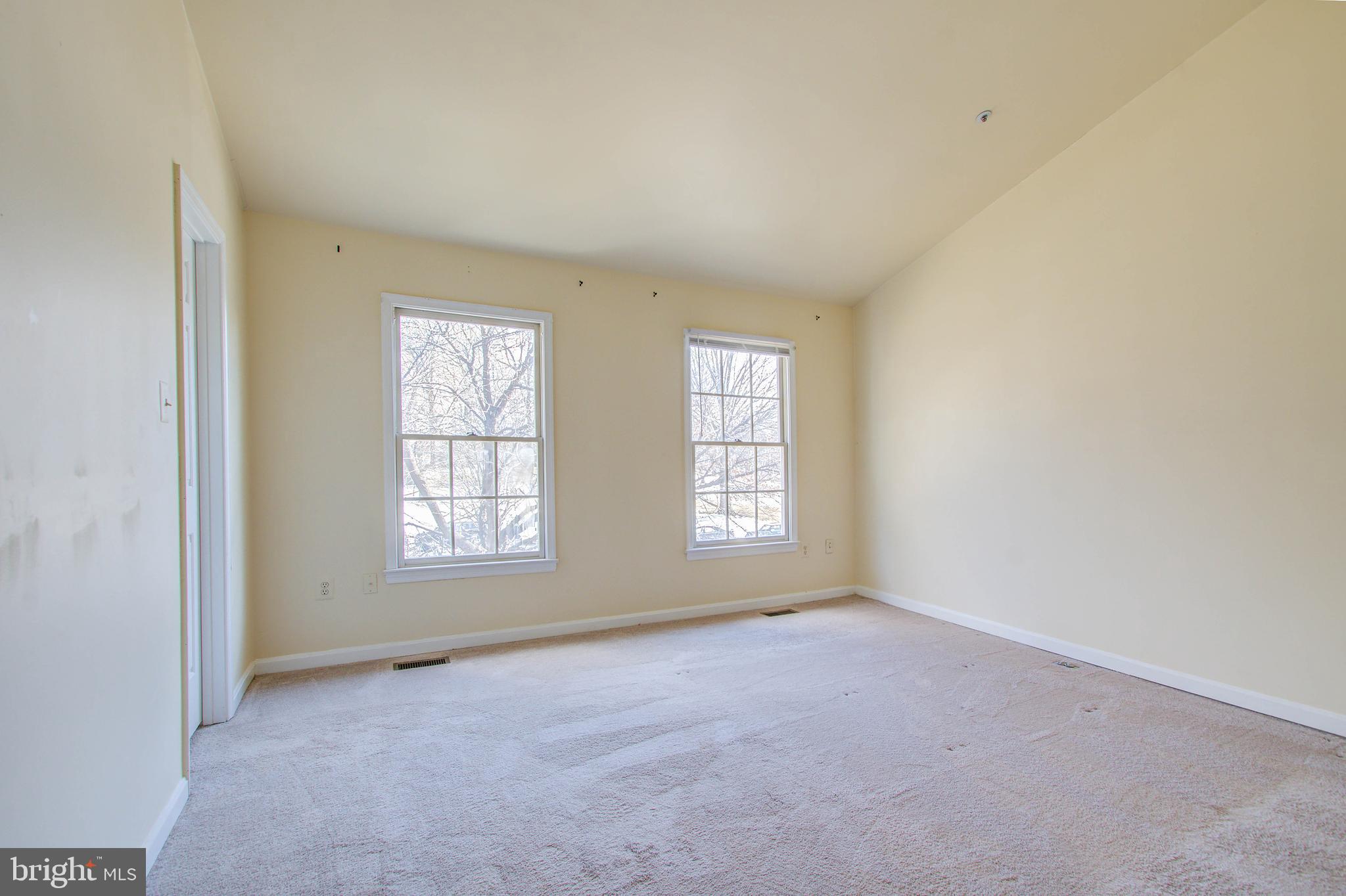 FLOWER HILL - Residential Lease