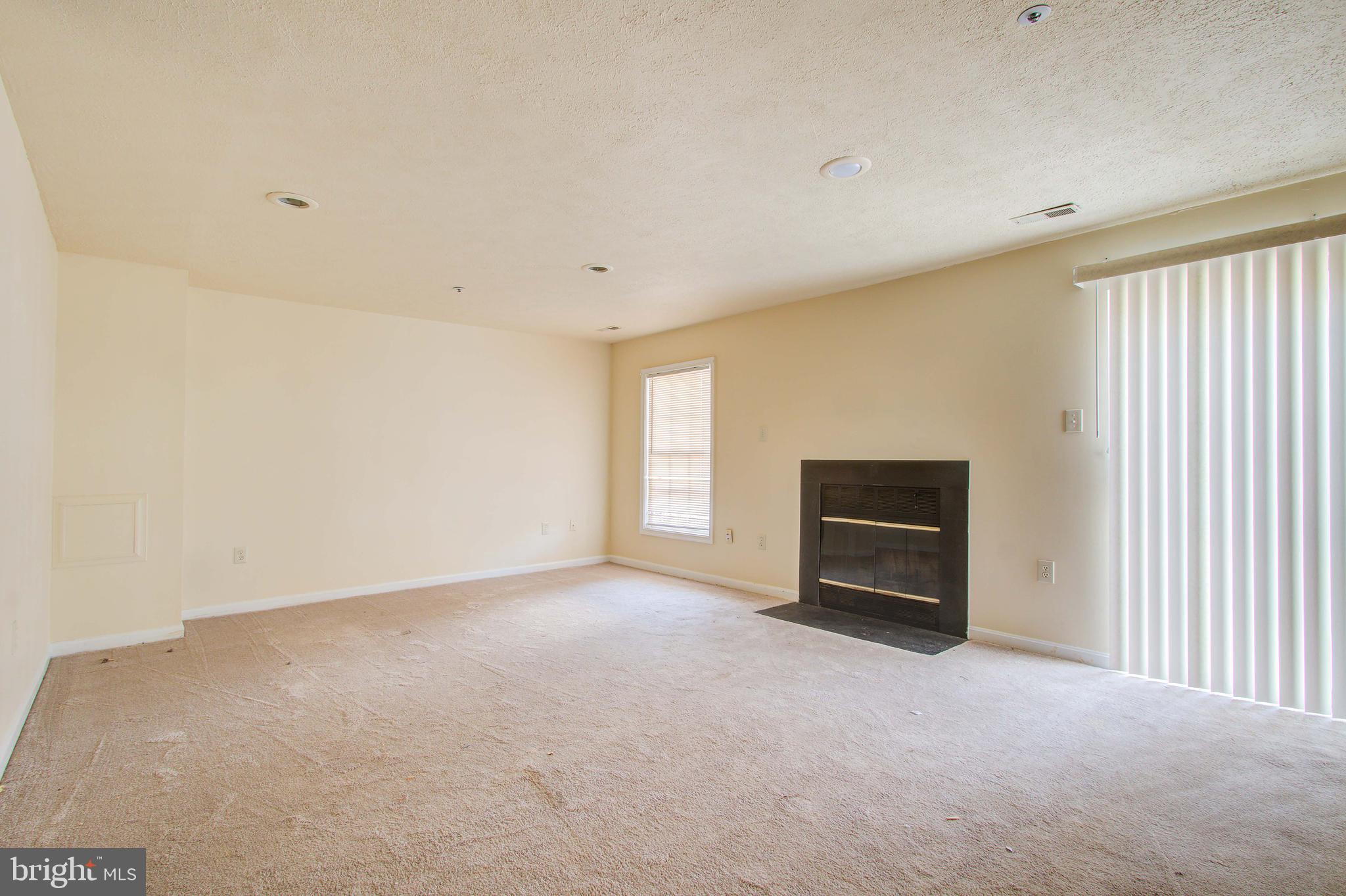 FLOWER HILL - Residential Lease