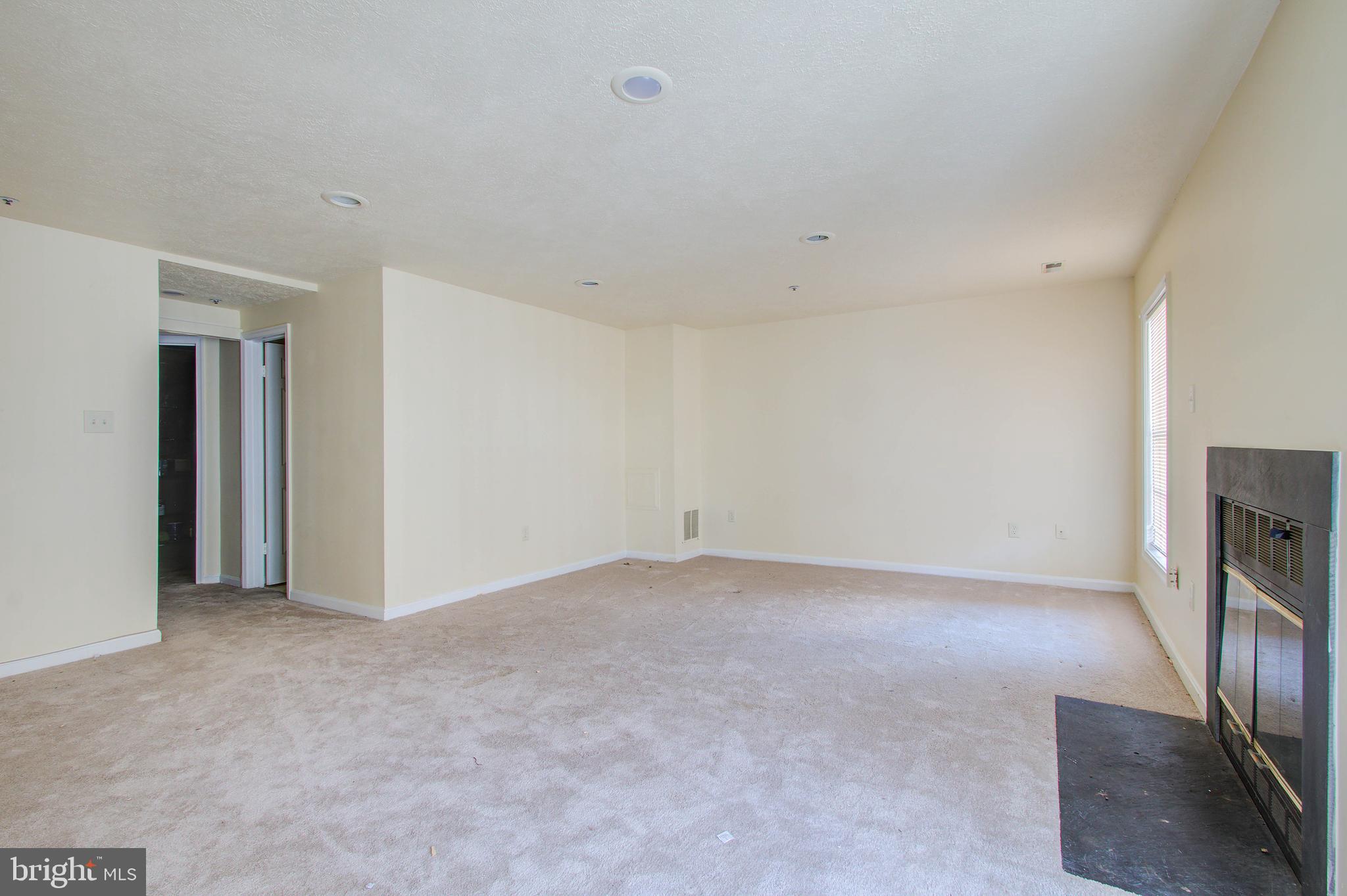 FLOWER HILL - Residential Lease