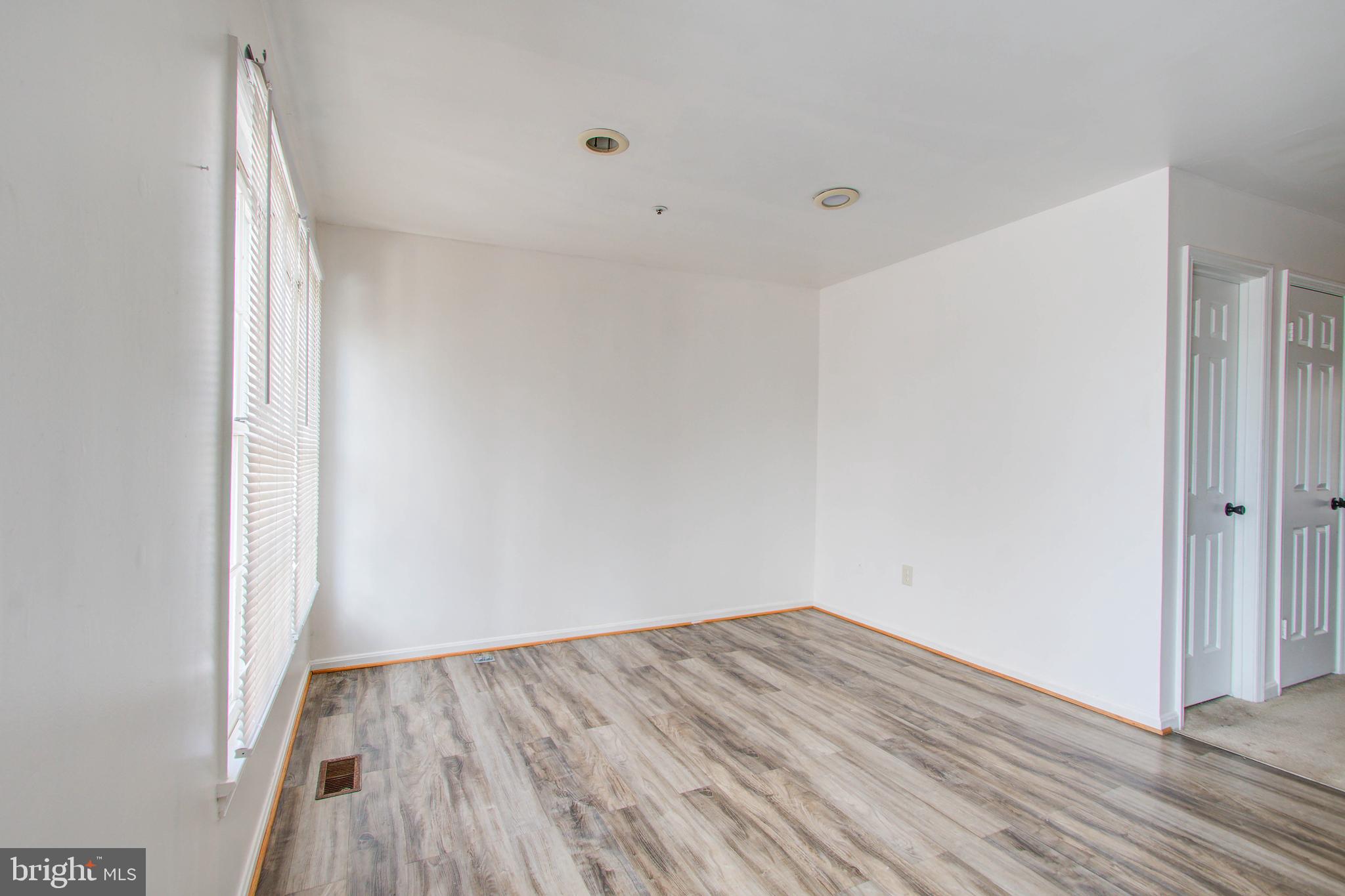 FLOWER HILL - Residential Lease