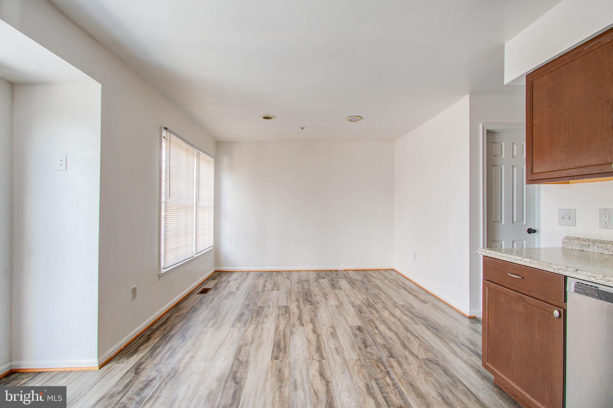FLOWER HILL - Residential Lease