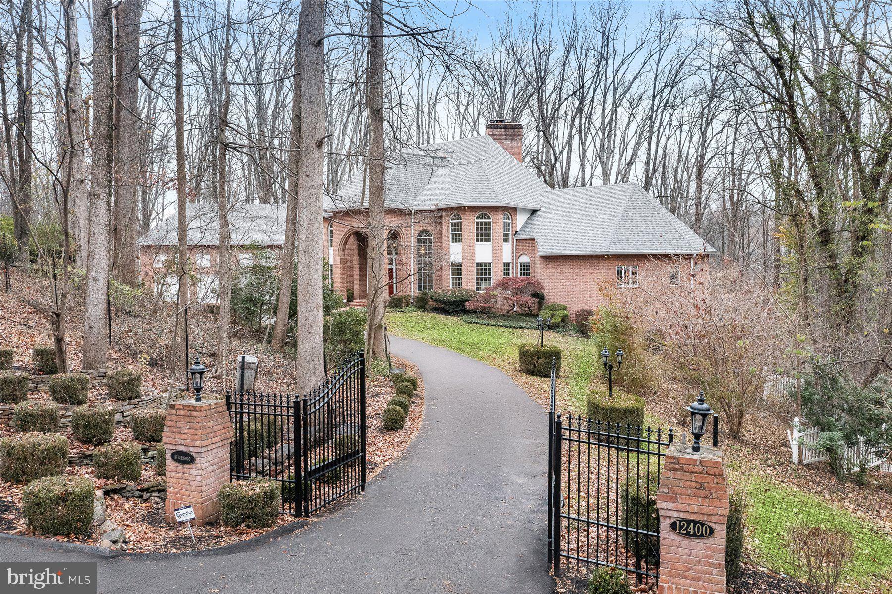 TRIADELPHIA WOODS - Residential