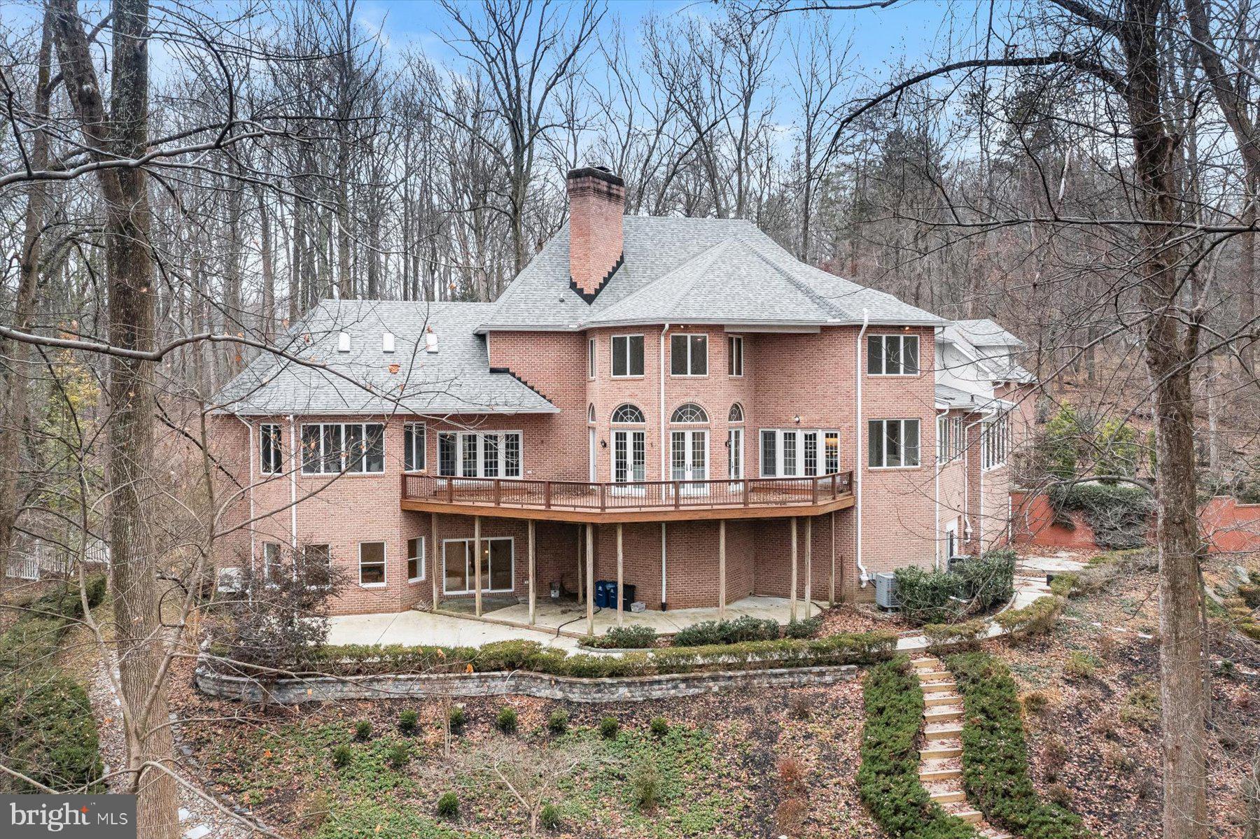 TRIADELPHIA WOODS - Residential