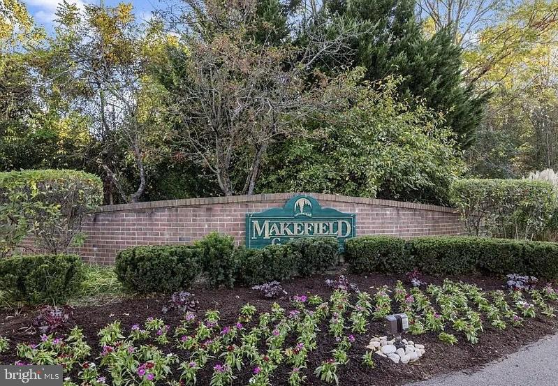 MAKEFIELD GLEN - Residential