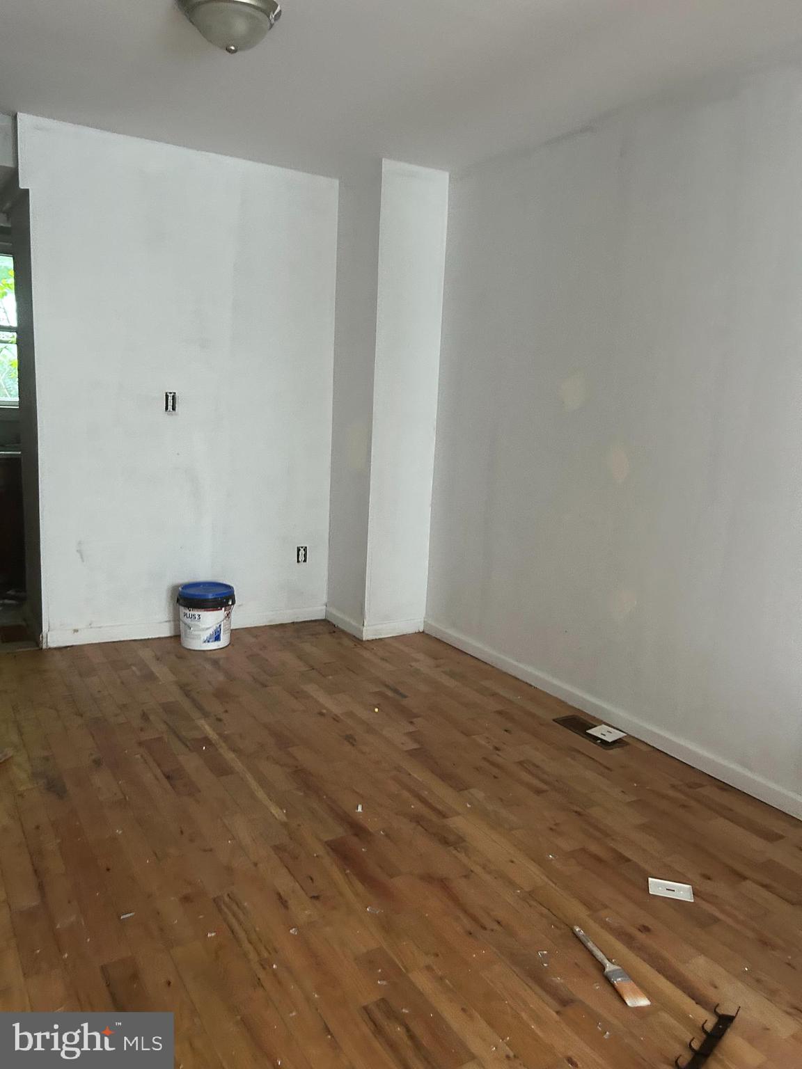 STRAWBERRY MANSION - Residential
