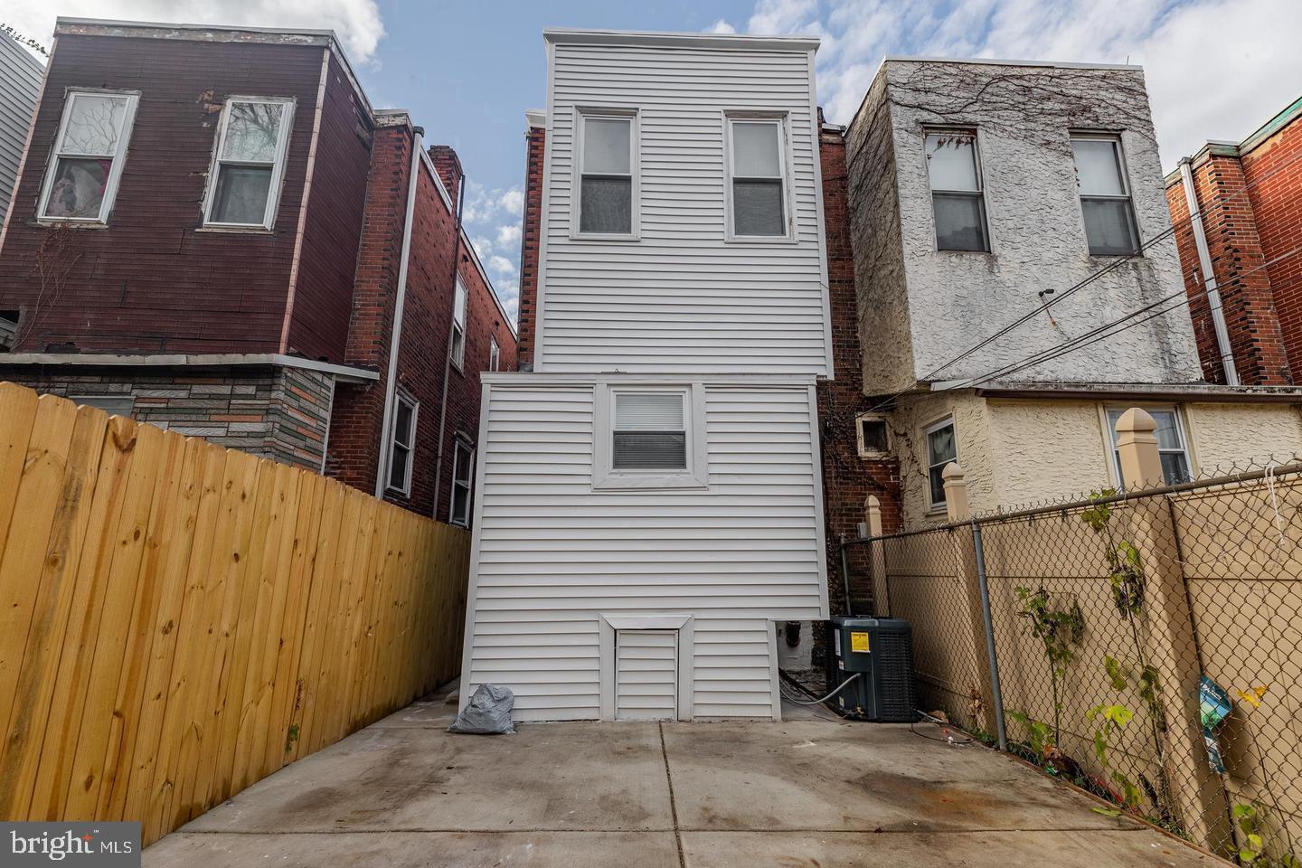 PHILADELPHIA - Residential