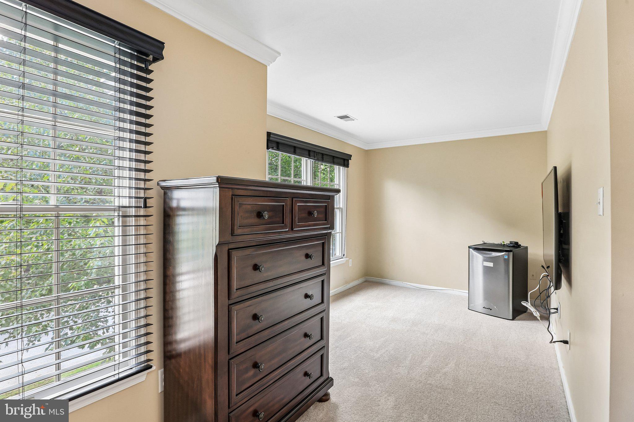 RUSSETT - Residential