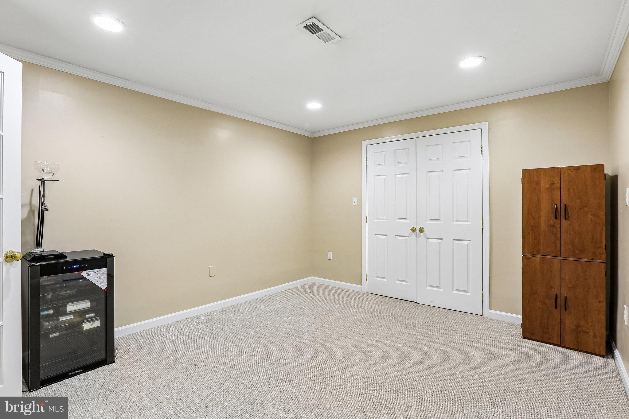 RUSSETT - Residential