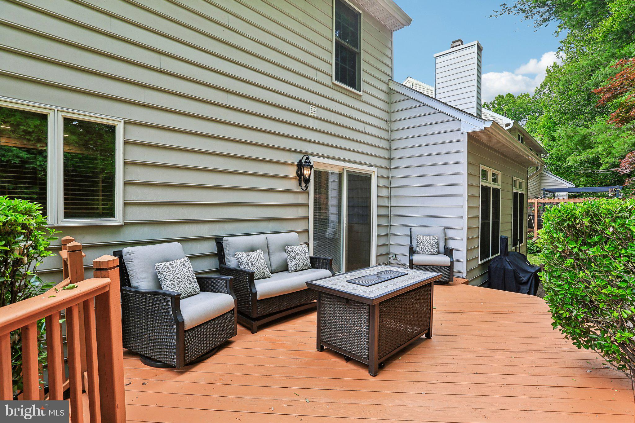 RUSSETT - Residential