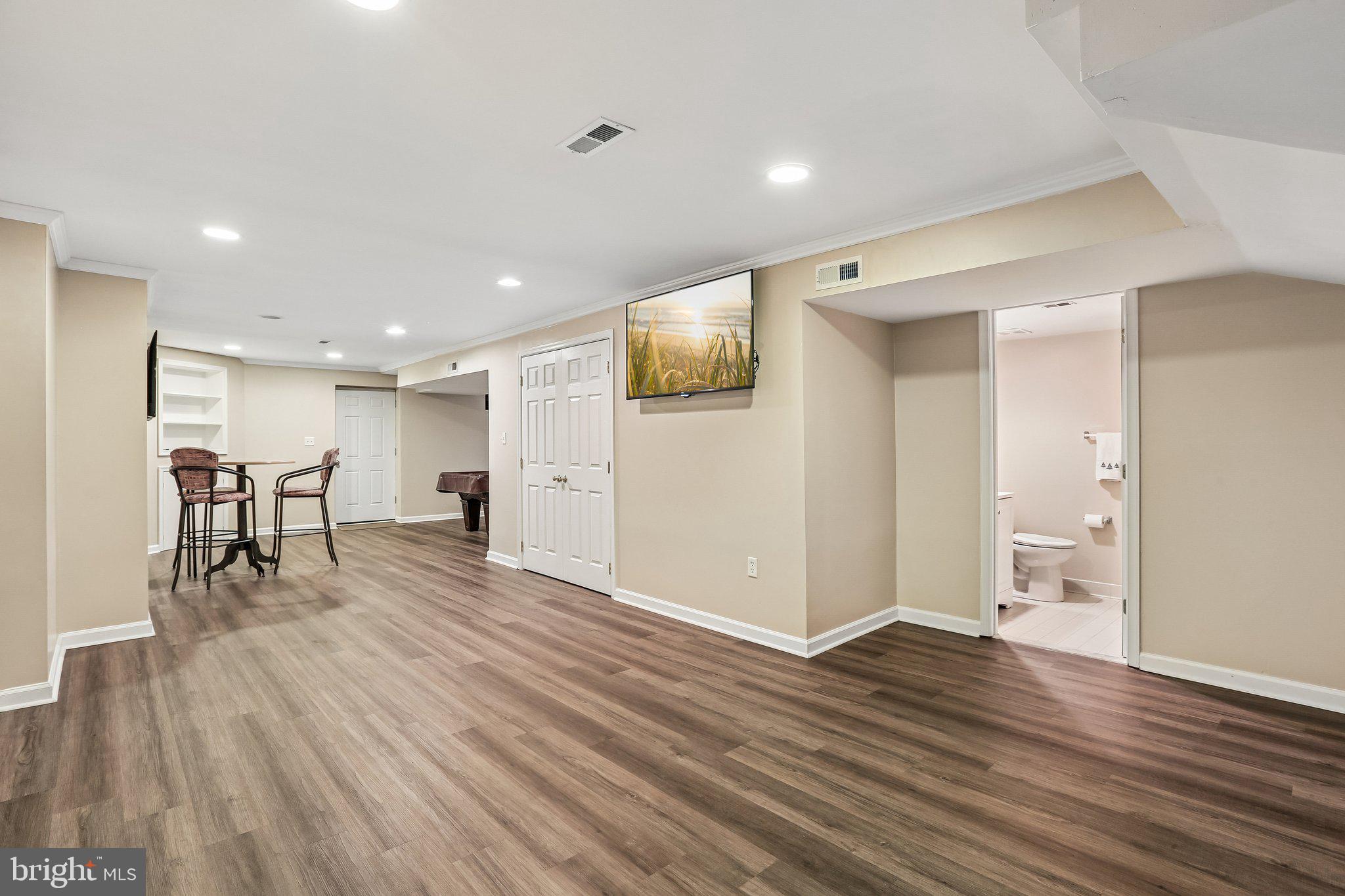 RUSSETT - Residential