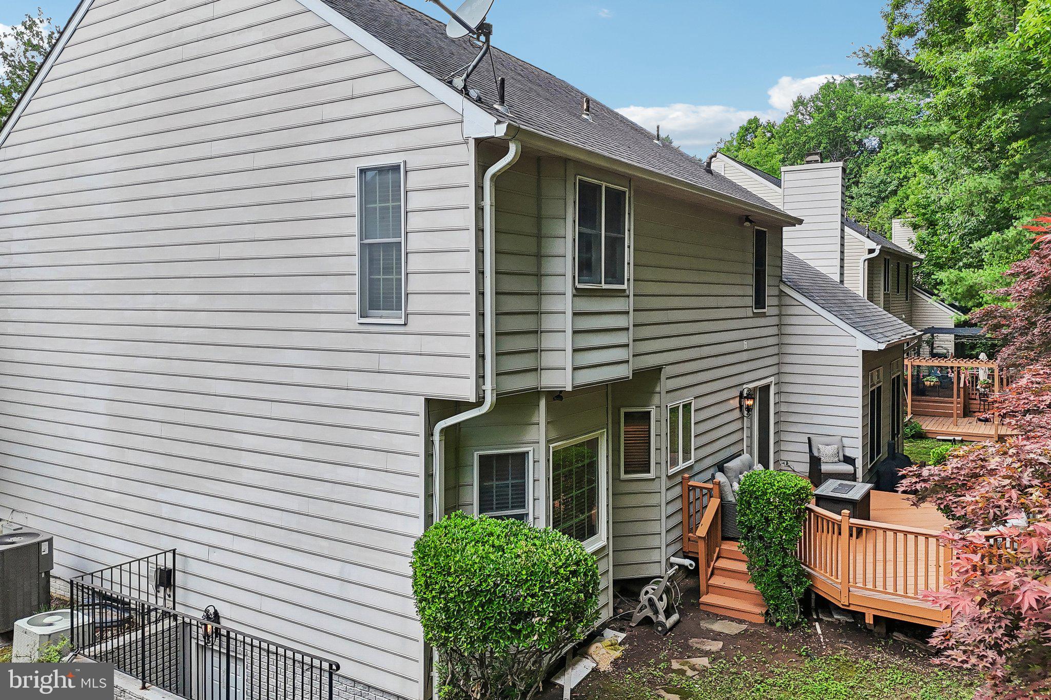 RUSSETT - Residential