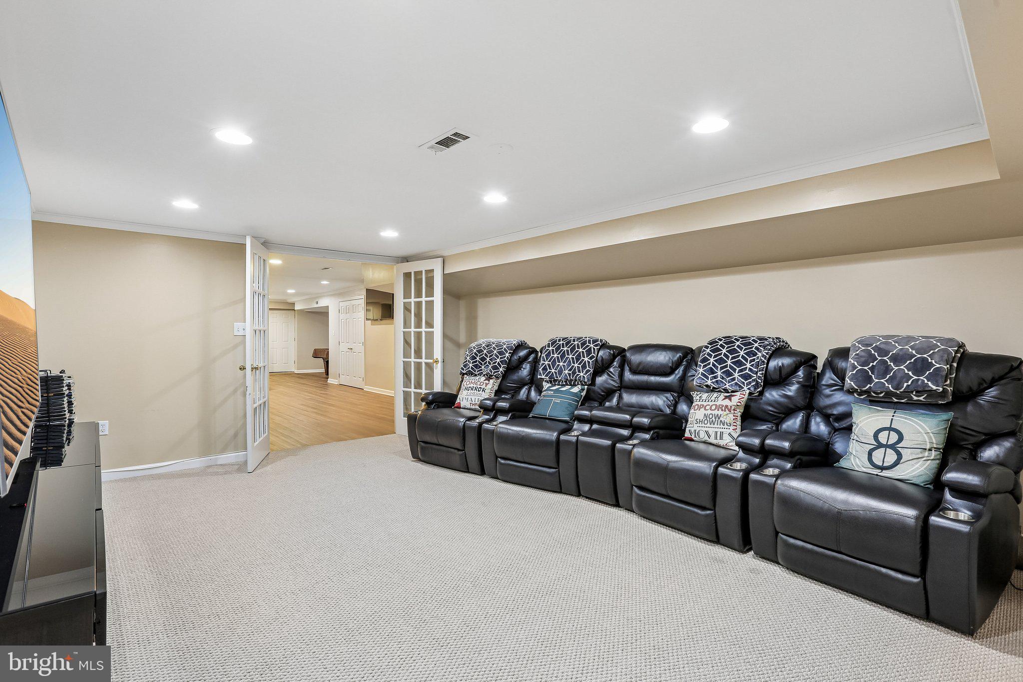 RUSSETT - Residential