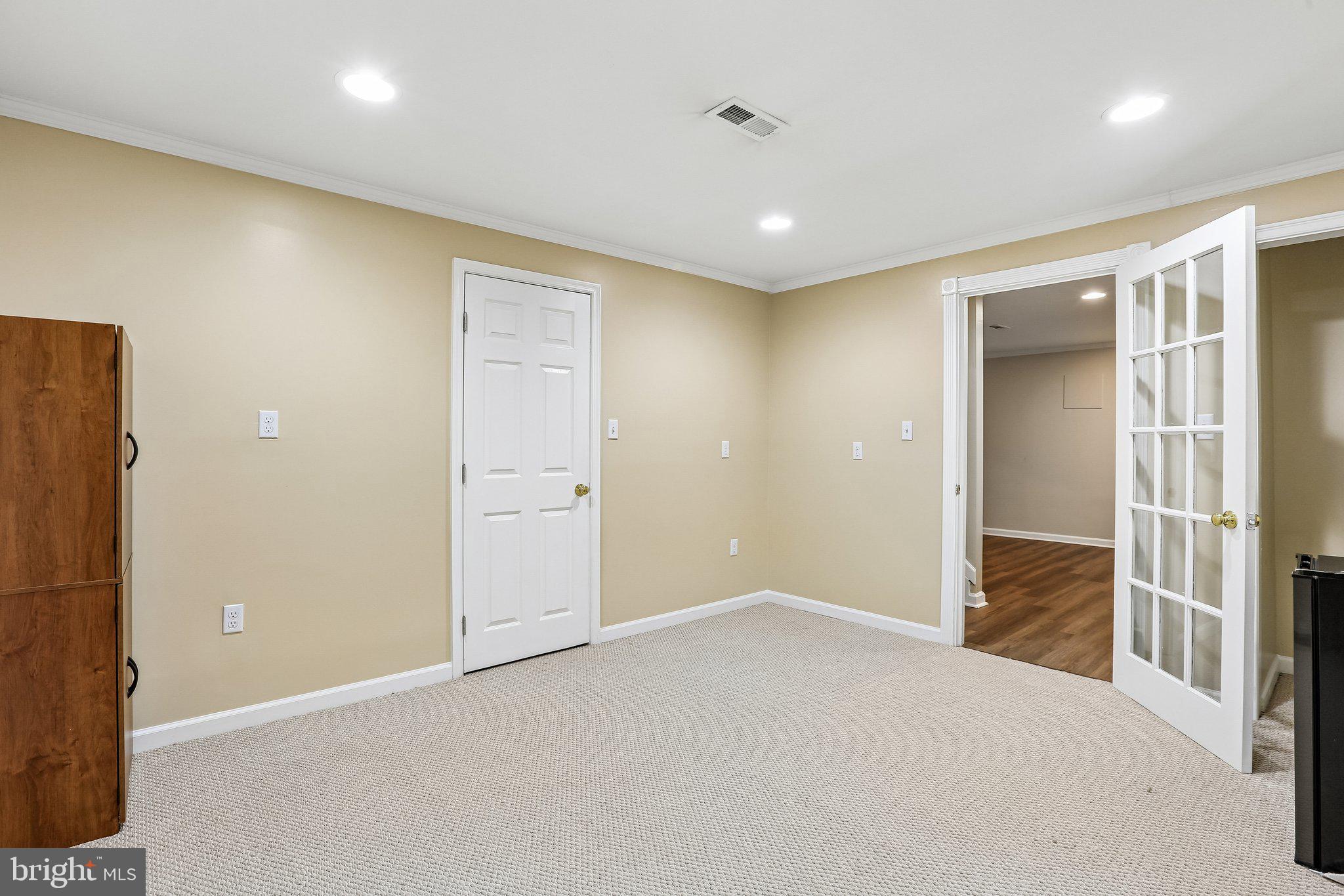 RUSSETT - Residential