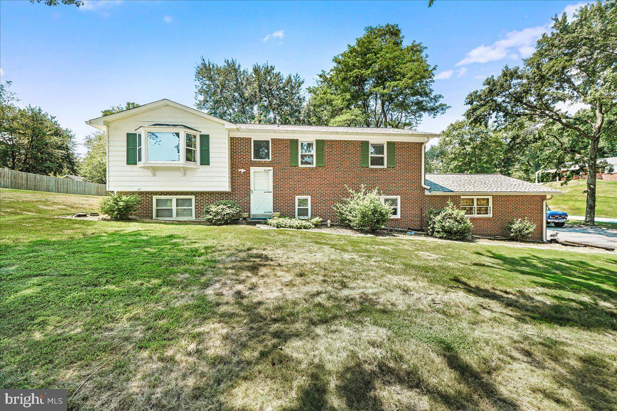 POP ON BY PERSIMMON! This Wonderful Opportunity to Own this SPLIT WITH PERSONALITY is Available Now! This Competitively Priced GEM Boasts Upgrades to the Utilities and Leaves the Cosmetics Up To the New Owners. Brand New HVAC and Roof! Lush, Spacious Corner Lot in this Well Established Ijamsville Community....Perfect for the Commuter! Side Load Garage Brings You Through the Fully Finished Lower Level with Plenty of Space . Glass Slider Leads to a Cozy Screened Porch. Upper Level Offers Large Room for a Variety of Uses, Separate Dining Area, Large Kitchen Floorplan Begging for a Creative Upgrade. Three Bedrooms and Two Full Baths, Newer Carpet, Hardwood Floors. This Opportunity Will Not Last Long!
Close to ALL the Amenities Frederick /Montgomery County Has to Offer.  ALL OFFERS ARE DUE BY 5 PM 7/22/24