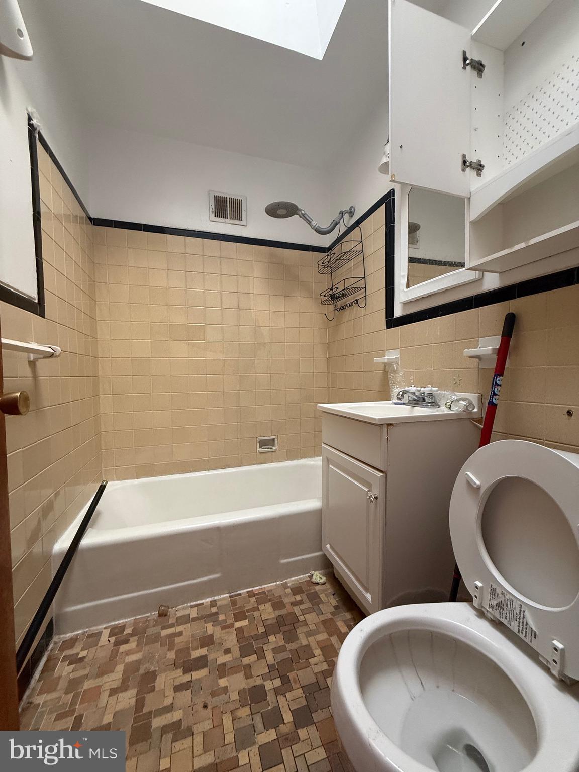 PHILADELPHIA (NORTHEAST) - Residential