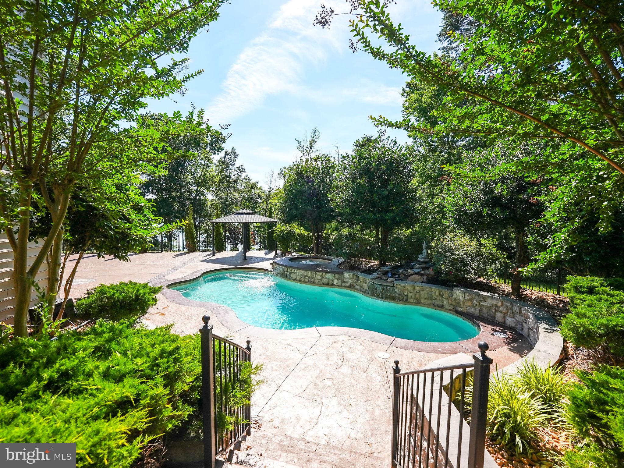 SUMMERS LANDING - Residential