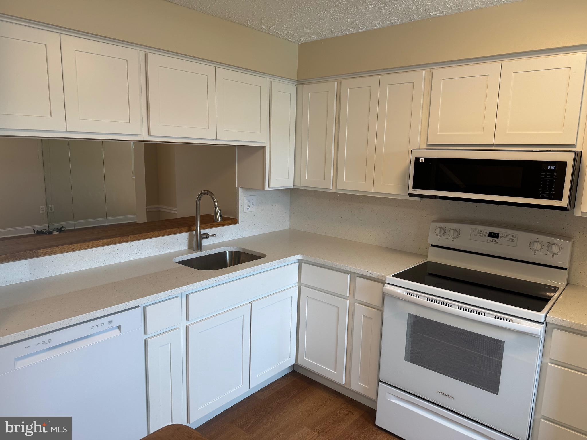 MIDDLEBROOK COMMONS - Residential