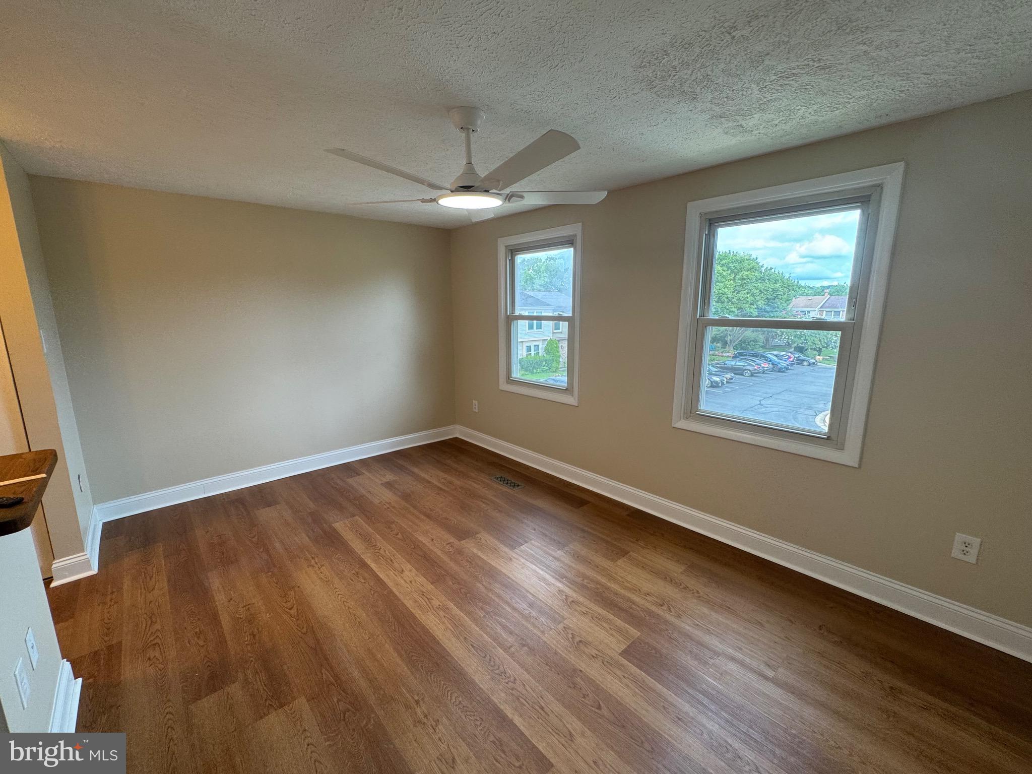 MIDDLEBROOK COMMONS - Residential