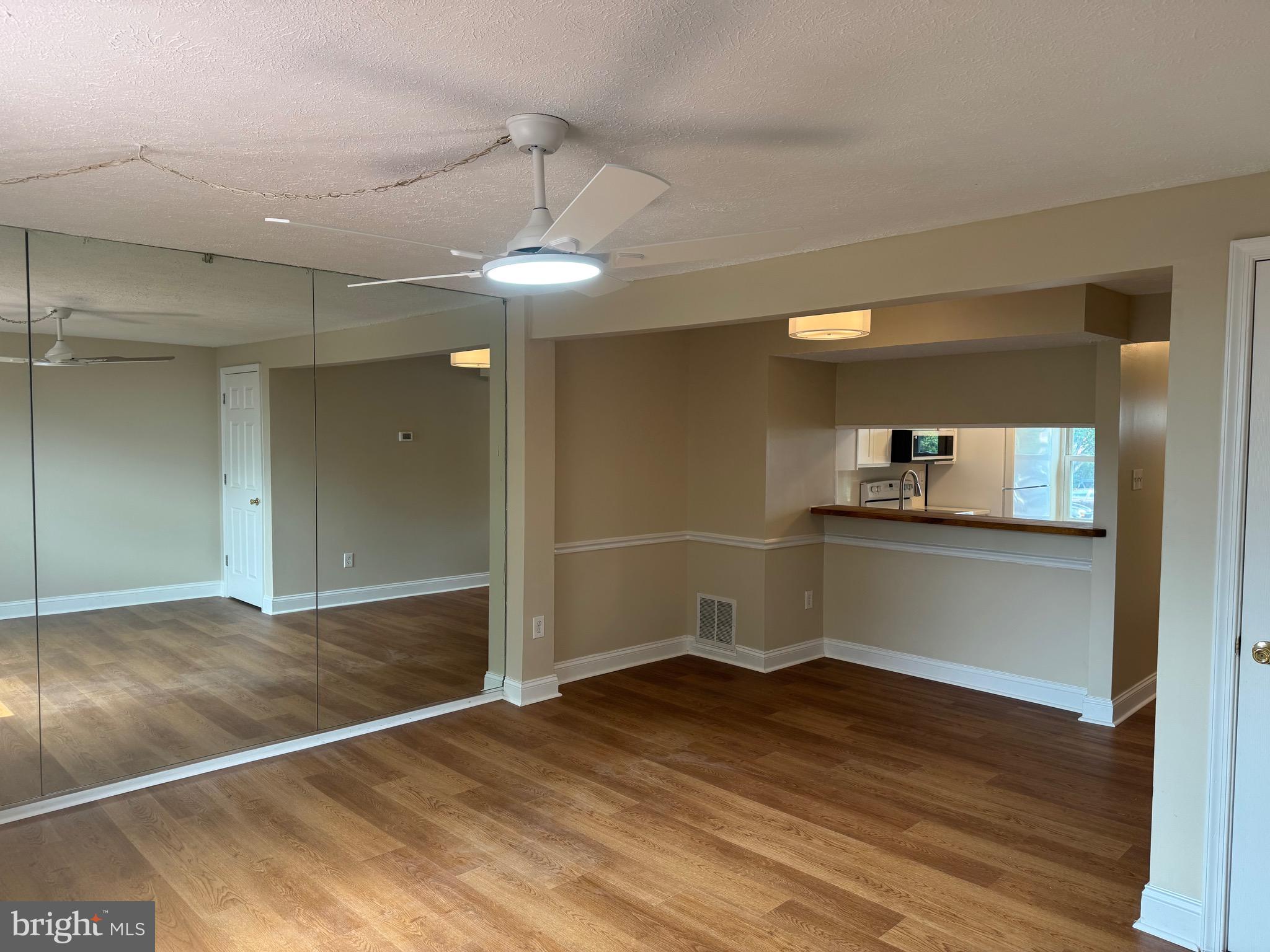 MIDDLEBROOK COMMONS - Residential