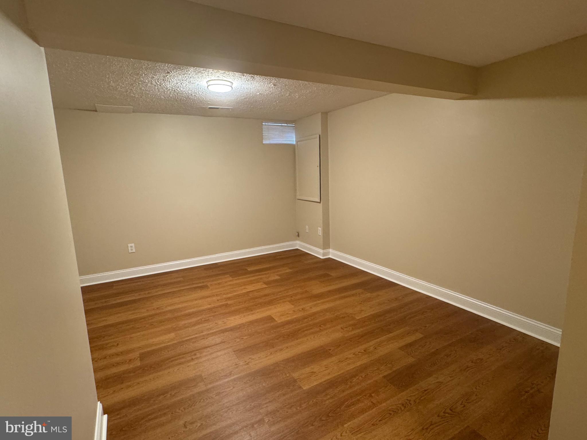 MIDDLEBROOK COMMONS - Residential